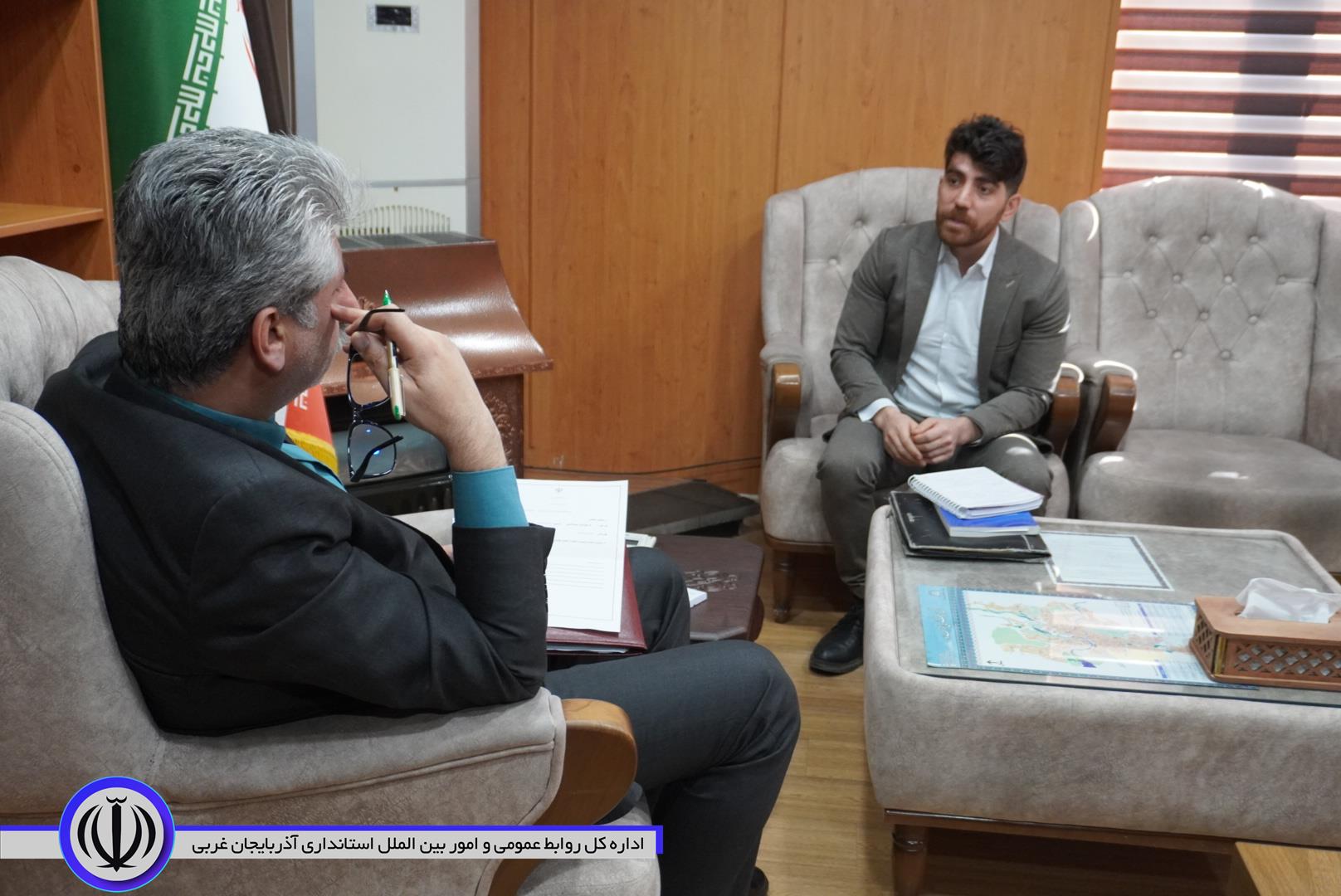 تصاویری از جلسه ملاقات عمومی فرماندار مهاباد در چهارشنبه های مردمی