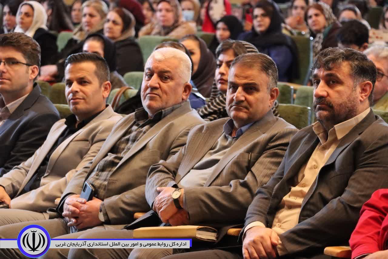جنگ شادی به مناسبت گرامیداشت هفته زن در مهاباد برگزار شد