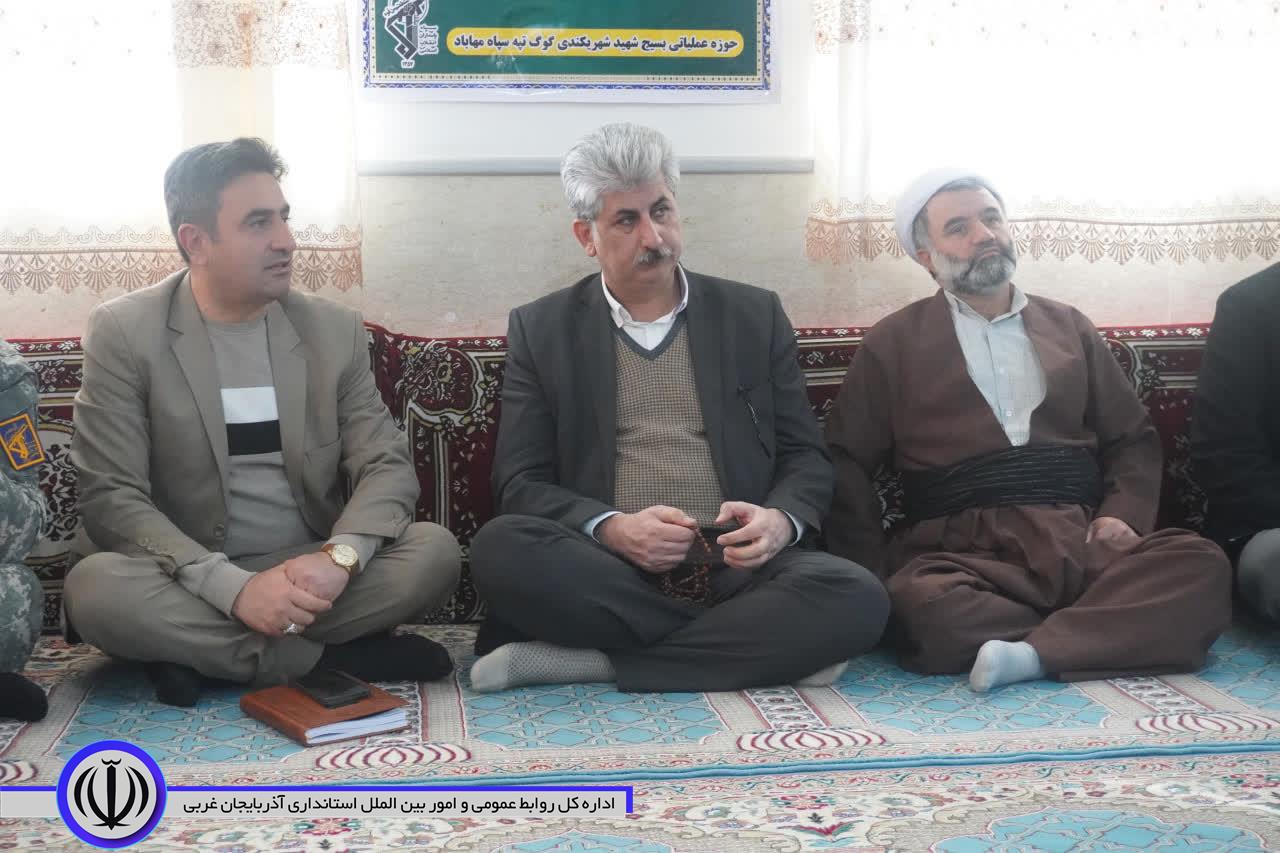 برپایی میزخدمت مسئولان در روستای لج مهاباد