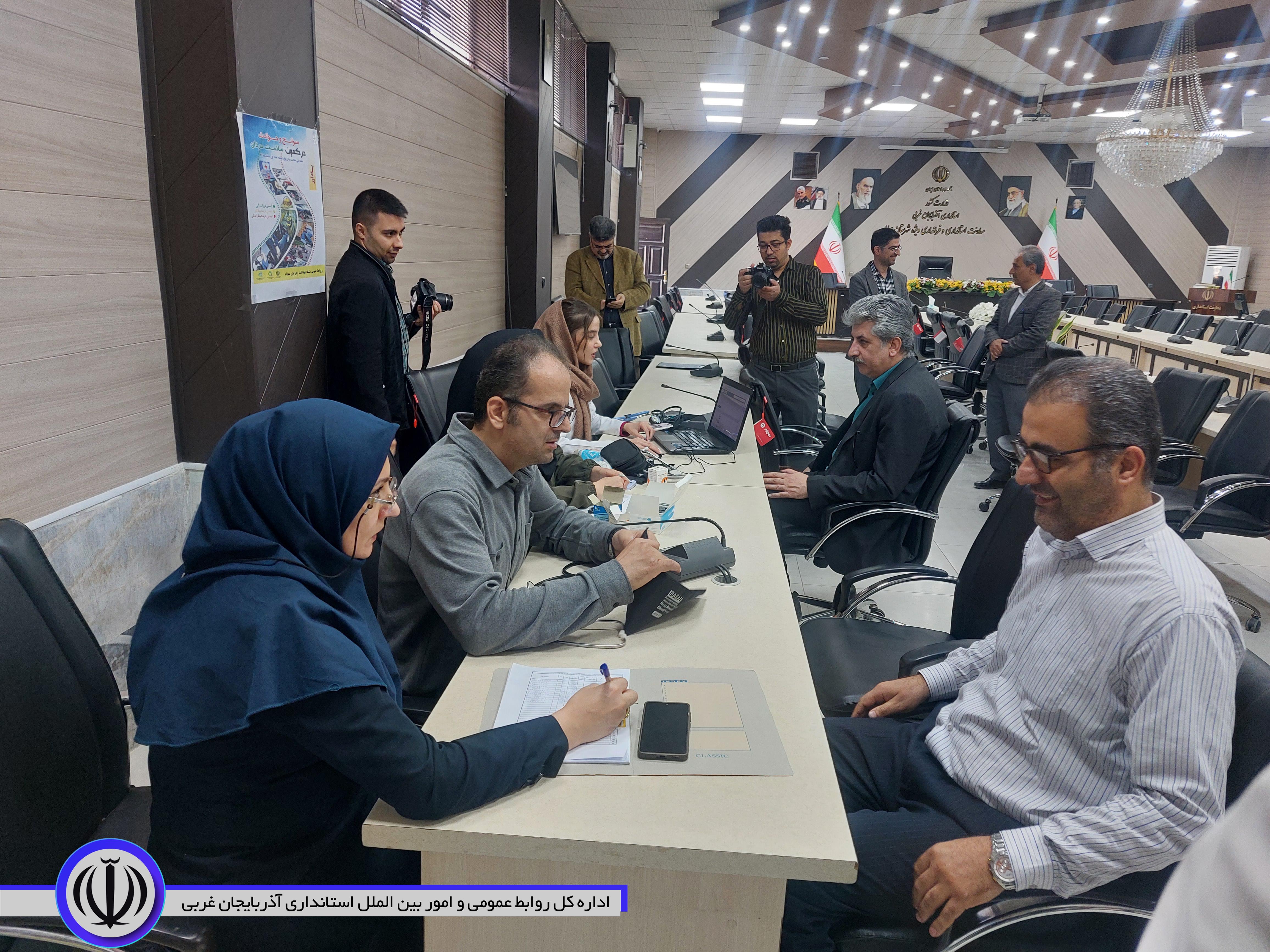 پایش سلامت کارمندان مهاباد در هفته ملی سلامت مردان