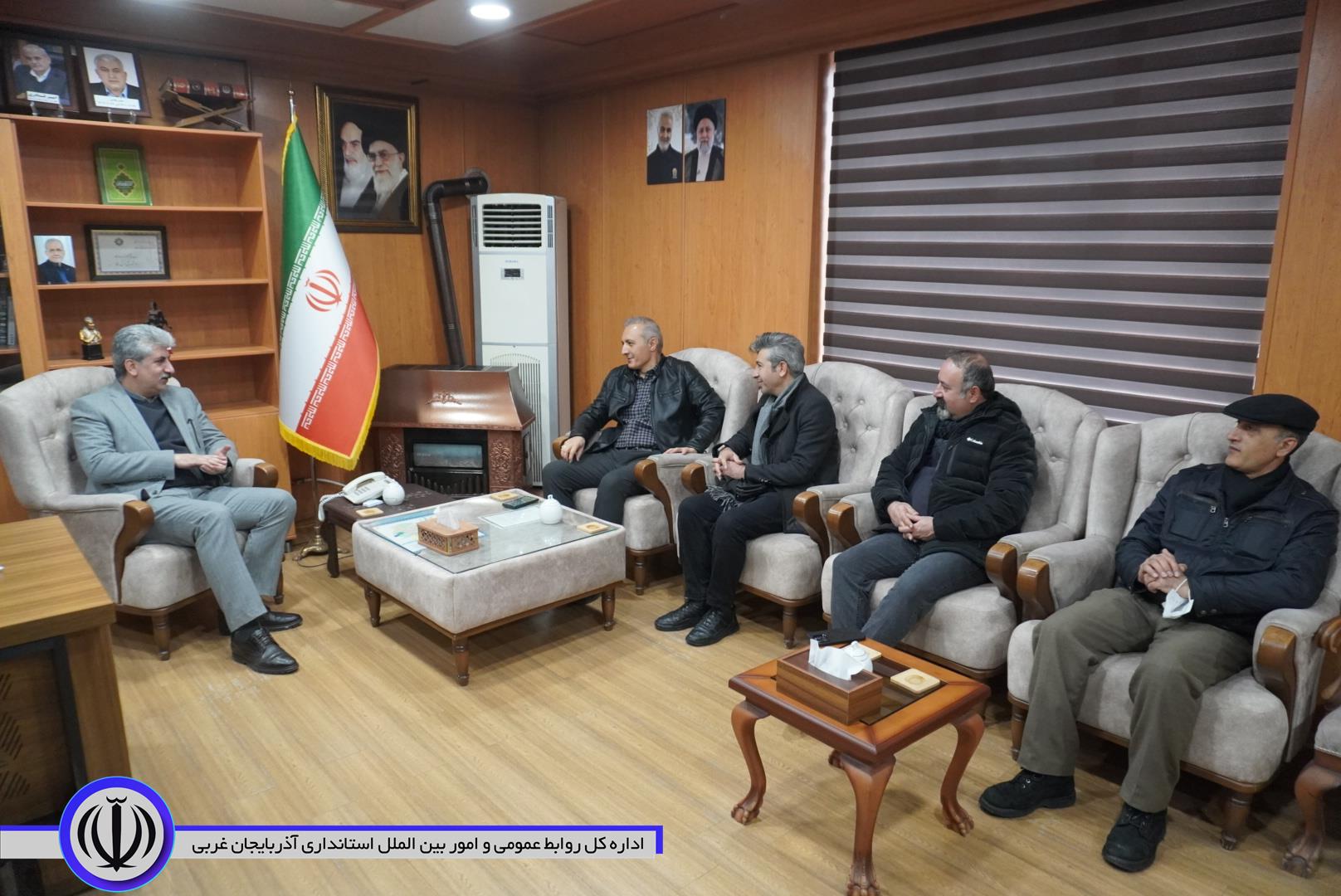 دیدار هنرمندان سینمای جوان با فرماندار مهاباد؛ تأکید بر نقش هنر در نشاط اجتماعی و مبلمان شهری