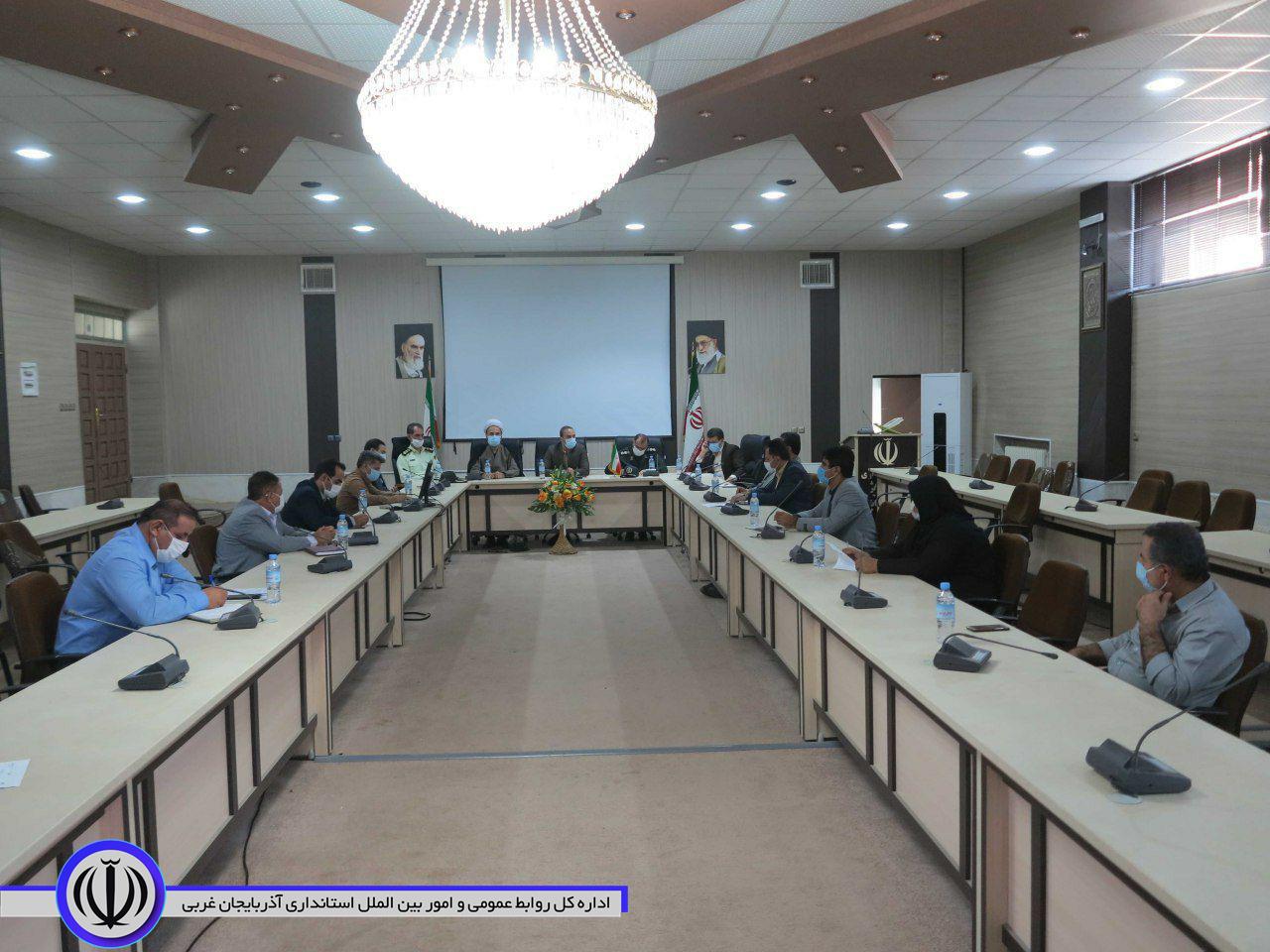 نشست برنامه ریزی برنامههای هفته دفاع مقدس در مهاباد
