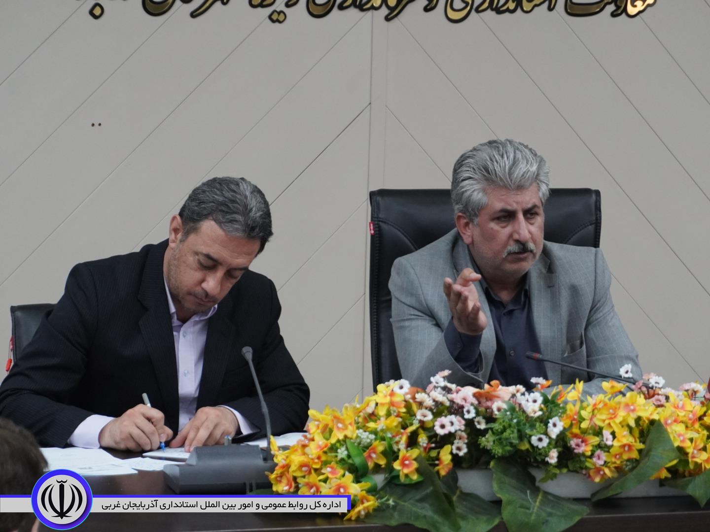 جلسه بررسی پروژه های اقتصادی در مهاباد تشکیل شد