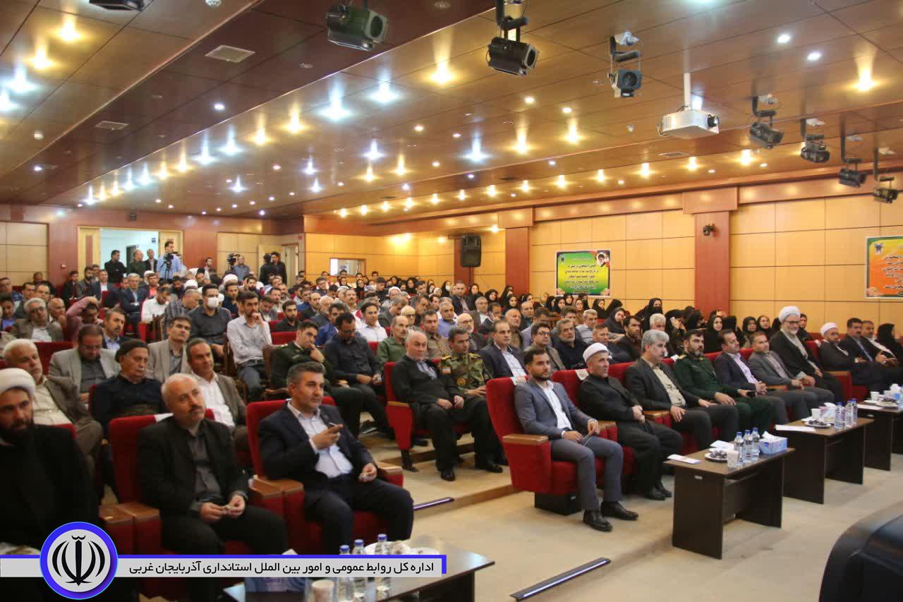 امام جمعه مهاباد: عملکرد شهید رئیسی در دفاع از مظلومان ماندگار است