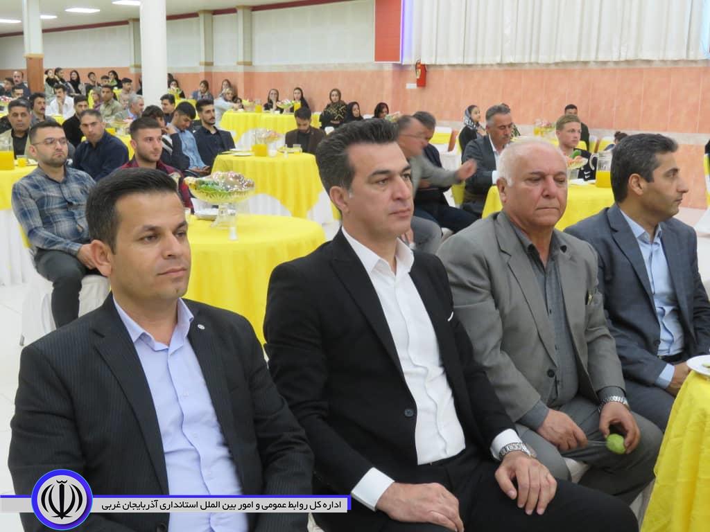 آیین تجلیل از قهرمانان و نخبگان ورزشی سال 1400 در مهاباد