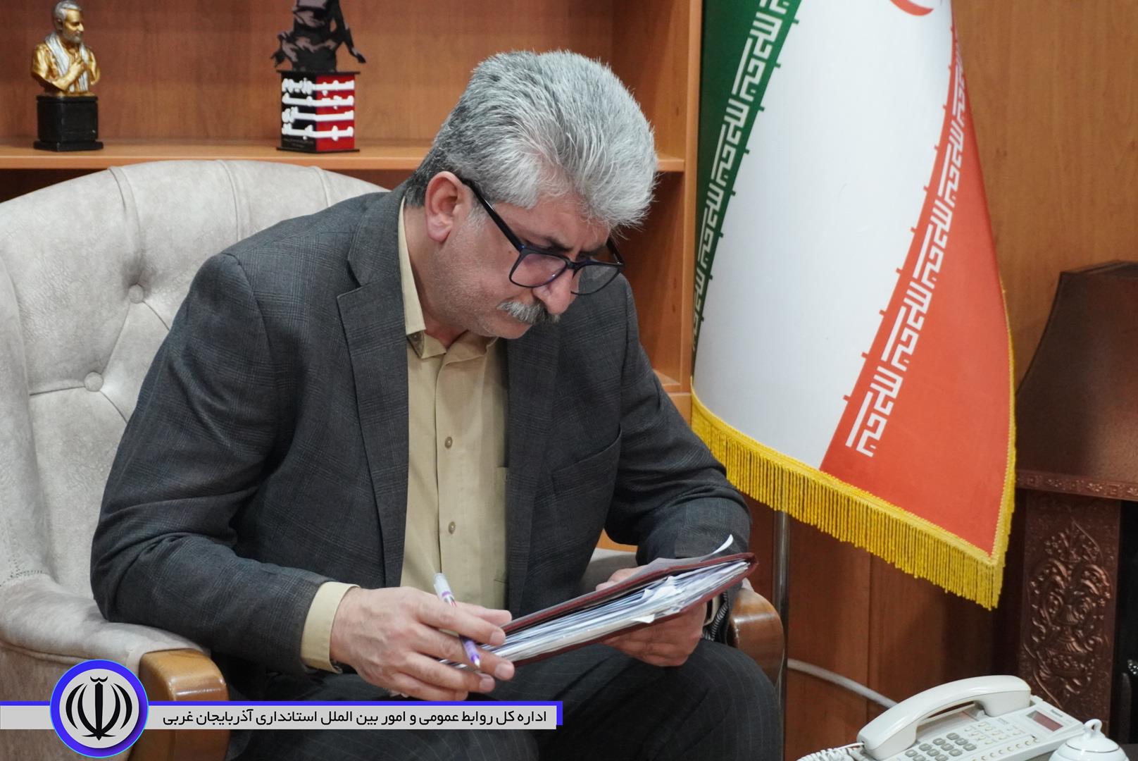 تصاویری از جلسه ملاقات عمومی فرماندار مهاباد در چهارشنبه های مردمی