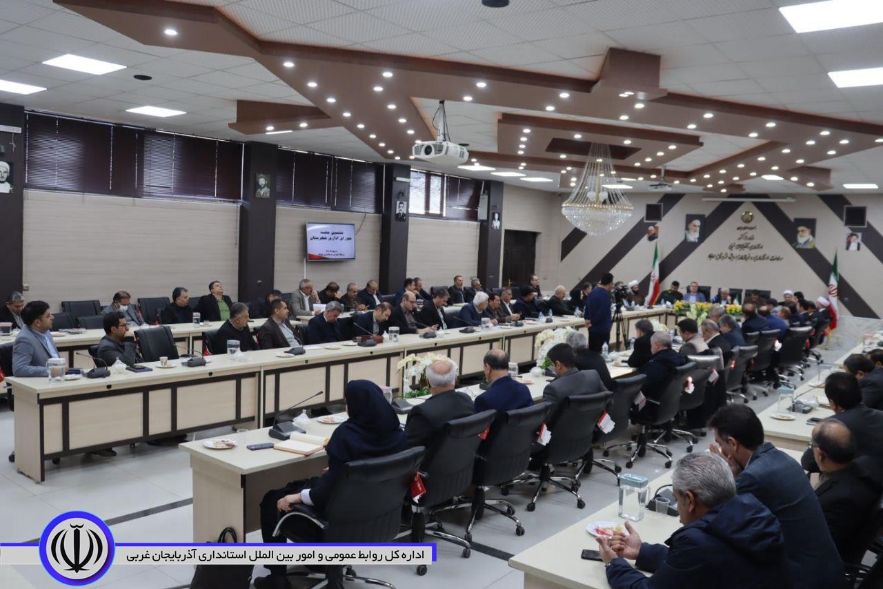 فرماندار مهاباد: 830 میلیارد ریال درآمد مالیاتی به طرح های عمرانی تخصیص یافت