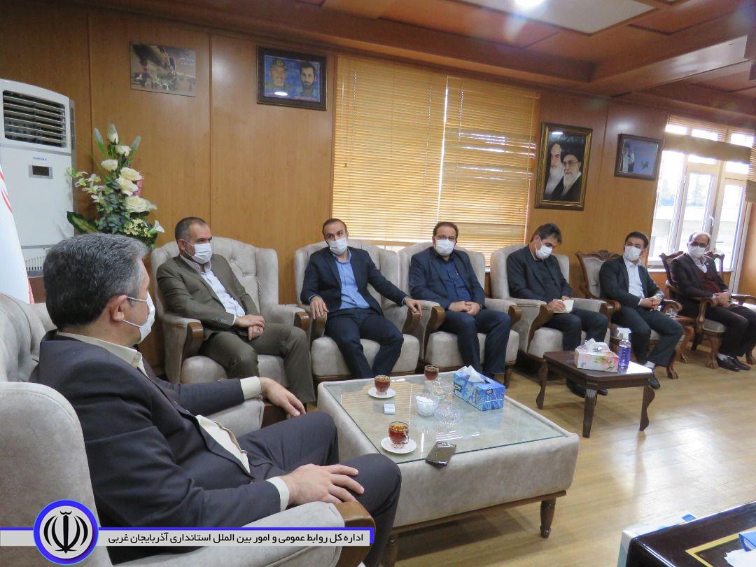 دیدار اعضای شورا و شهردار جدید شهرستان با فرماندار ویژه مهاباد