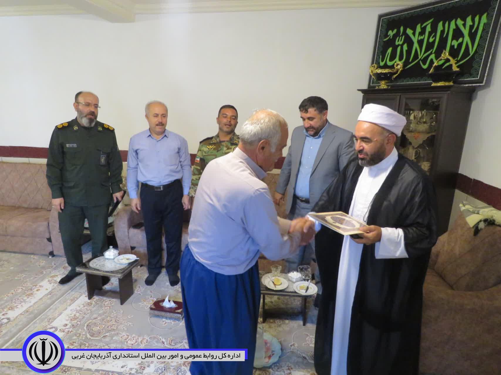 تجلیل از صبر و استقامت خانواده دوآزاده مهابادی