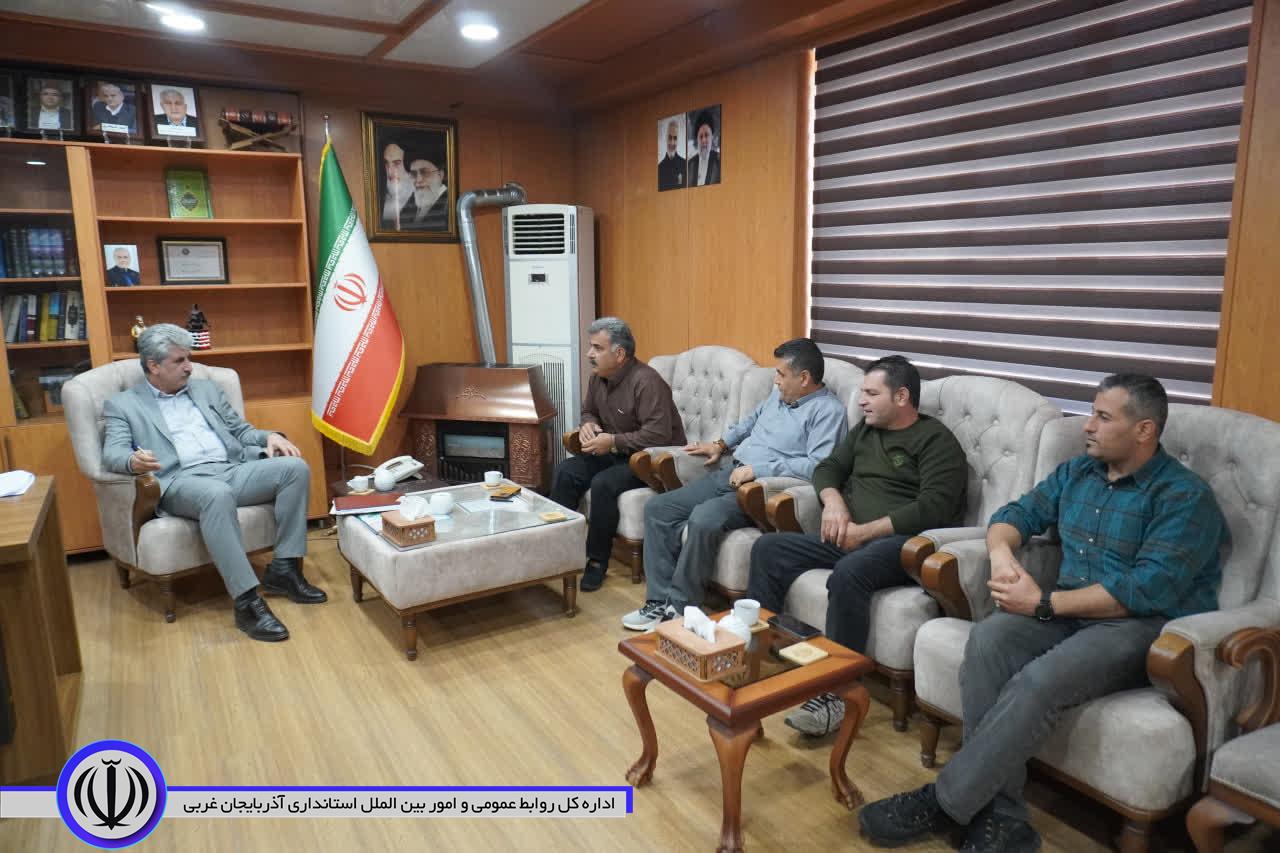 پاسخگویی و پیگیری مطالبات شهروندان در ملاقات مردمی با فرماندار مهاباد