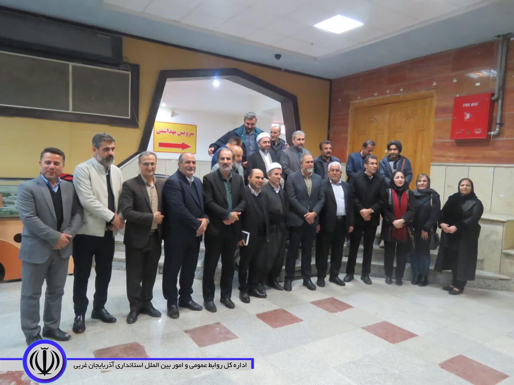 فرماندار ویژه مهاباد: جامعه به نشاط و امیدآفرینی هنرمندان نیاز دارد