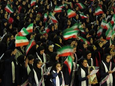 اجرای سرود در سالن 2000 نفری به مناسبت چهلمین سالگرد پیروزی انقلاب اسلامی ایران