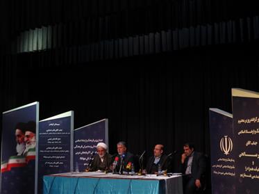 حاشیه های سفر یکروزه وزیر فرهنگ به مهاباد