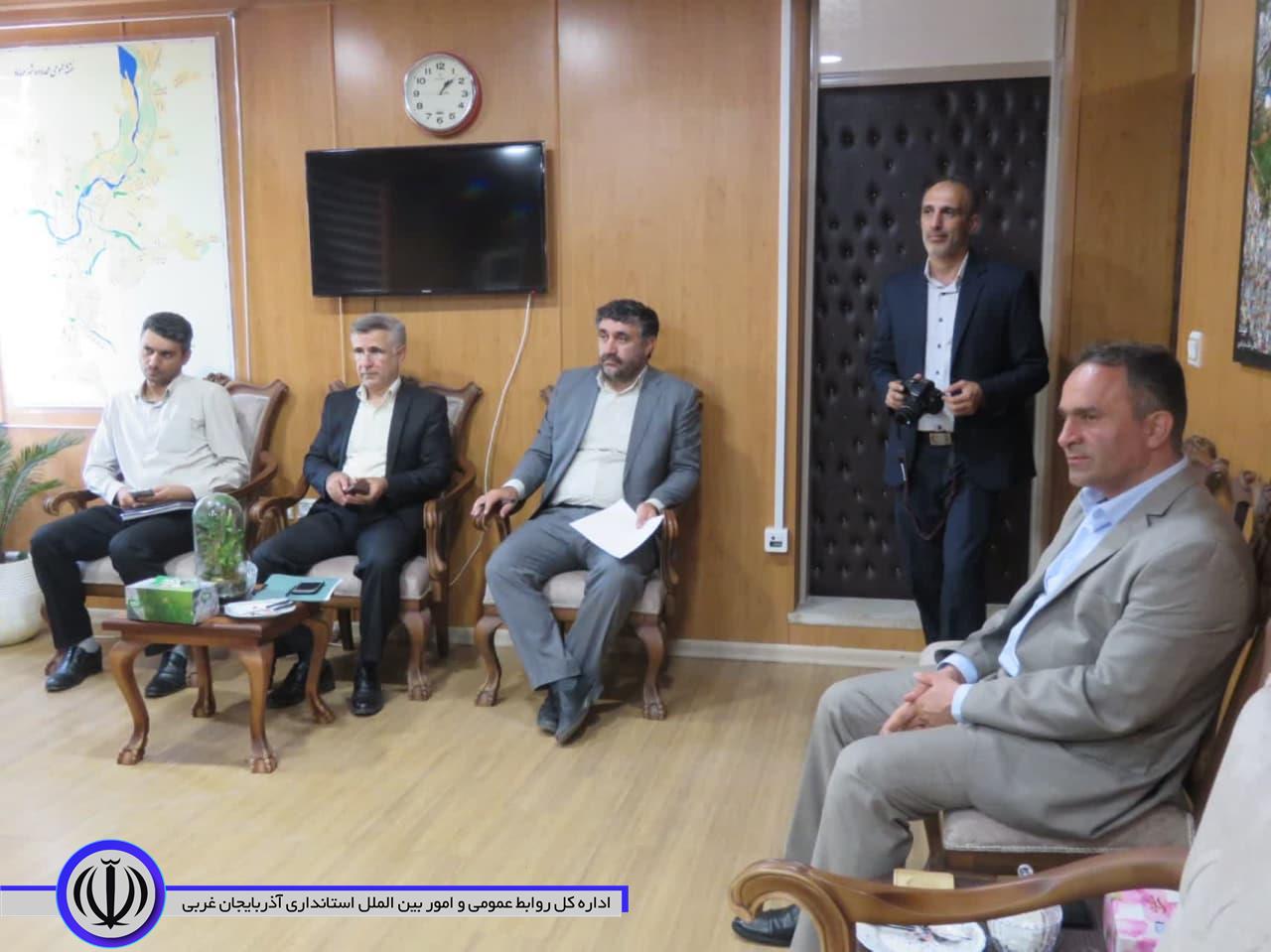 آخرین وضعیت پروژه های نیمه تمام مهاباد بررسی شد