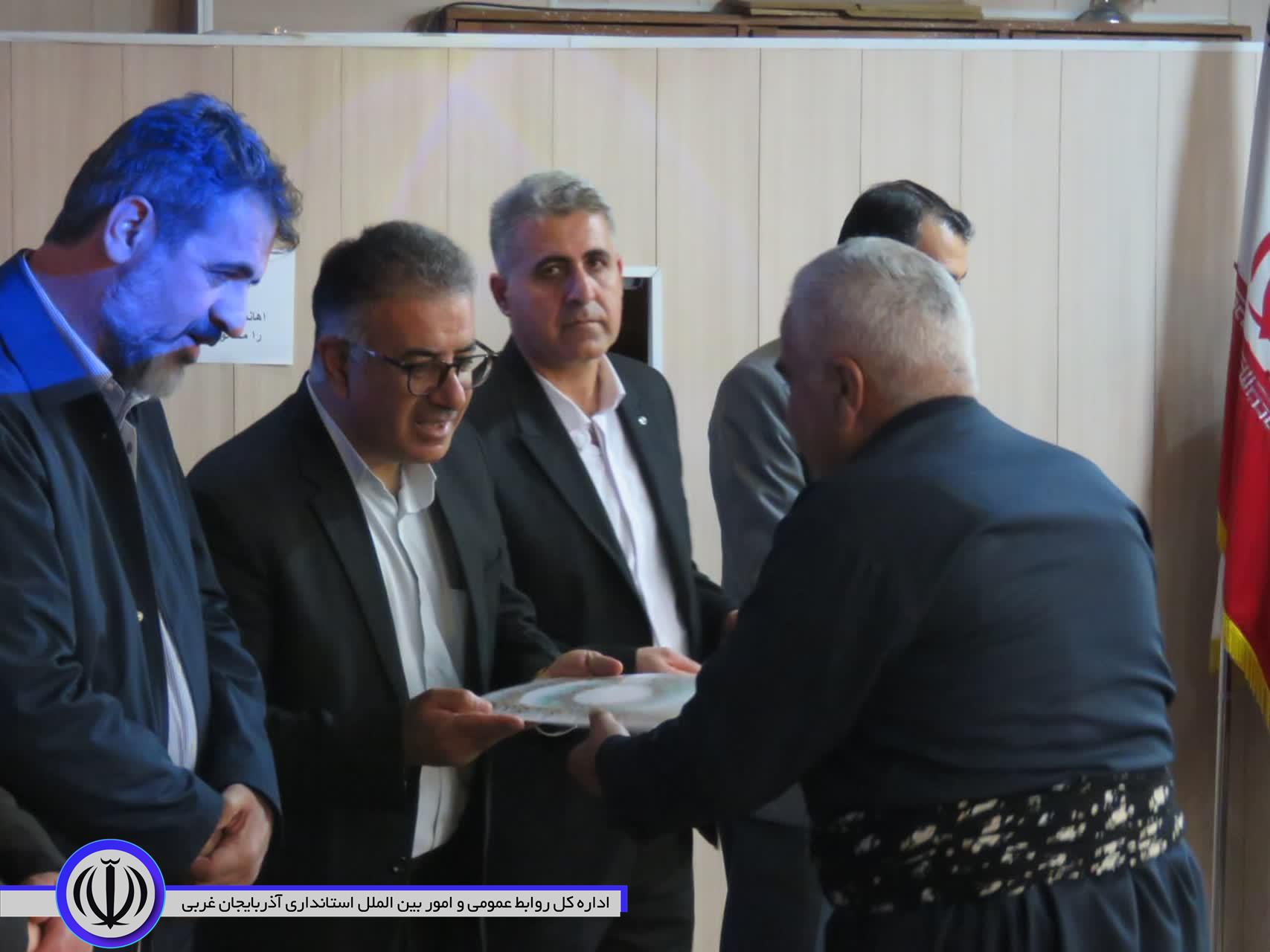 فرماندار مهاباد: حمایت از کارگران رونق تولید و بهره روری را ارتقا میدهد