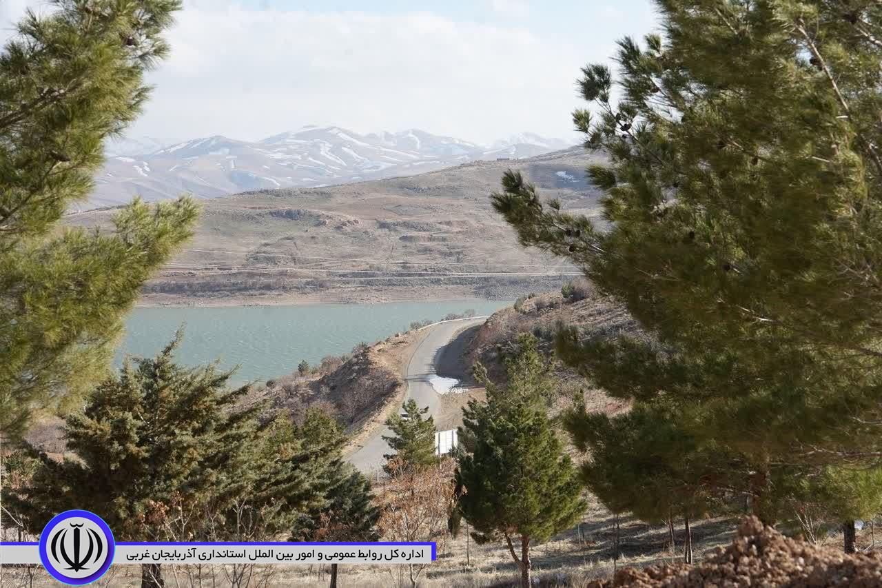 بازدید استاندار آذربایجان‌غربی از روند احداث مجتمع گردشگری و تفریحی پارک استاد هه‌ژار در مهاباد