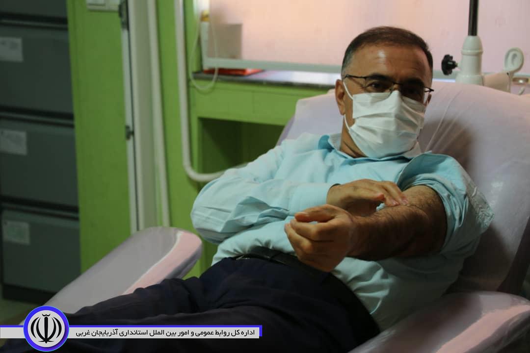 برگزاری مراسم نذر خون با حضور مسئولین شهرستان