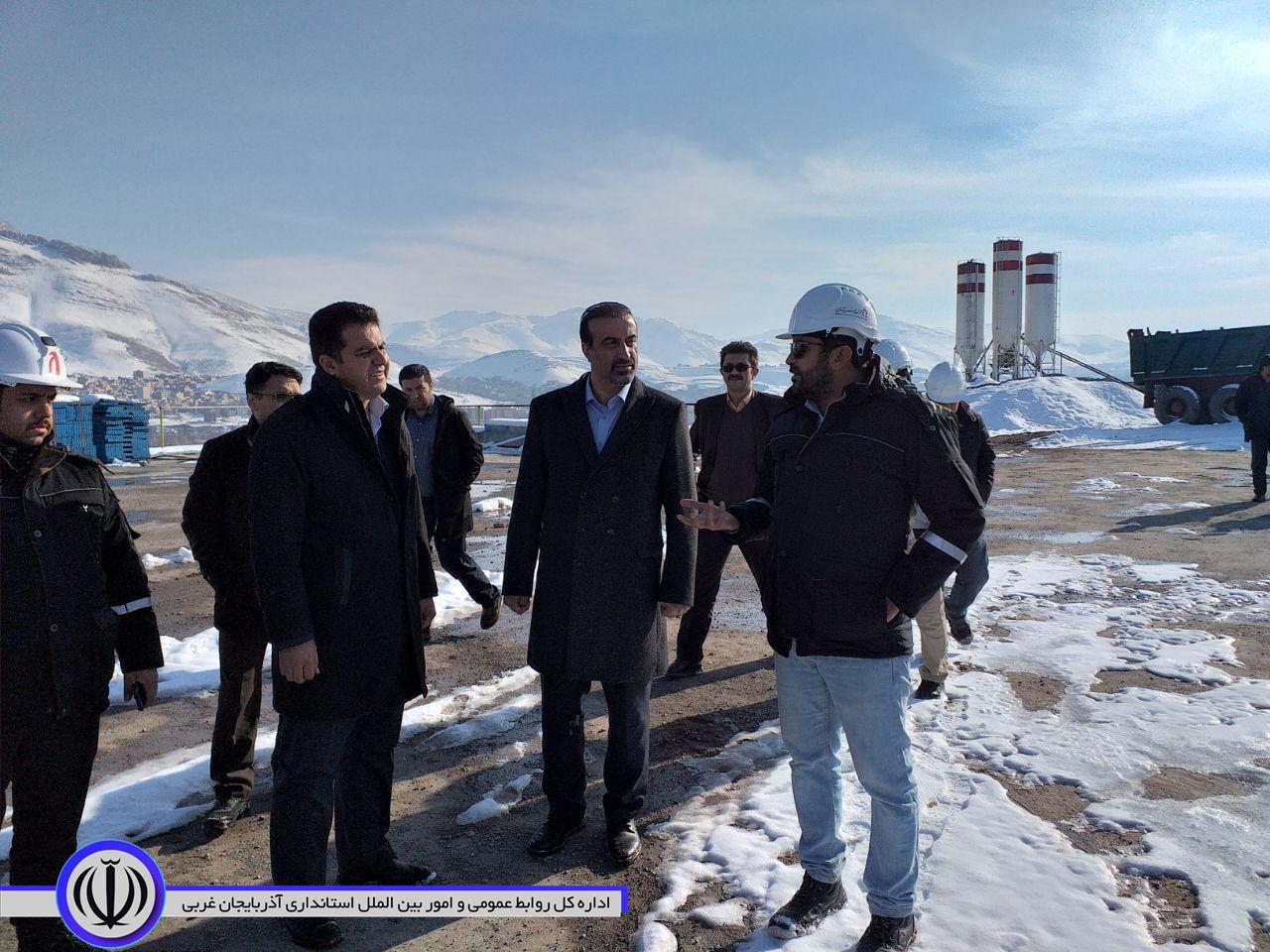 بازدید مدیرکل امور اقتصادی و دارایی استان آذربایجان غربی ، معاون هماهنگی امور اقتصادی استاندار آذربایجانغربی و معاون استاندار و فرماندار ویژه شهرستان مهاباد از بیمارستان 350 تختخوابی