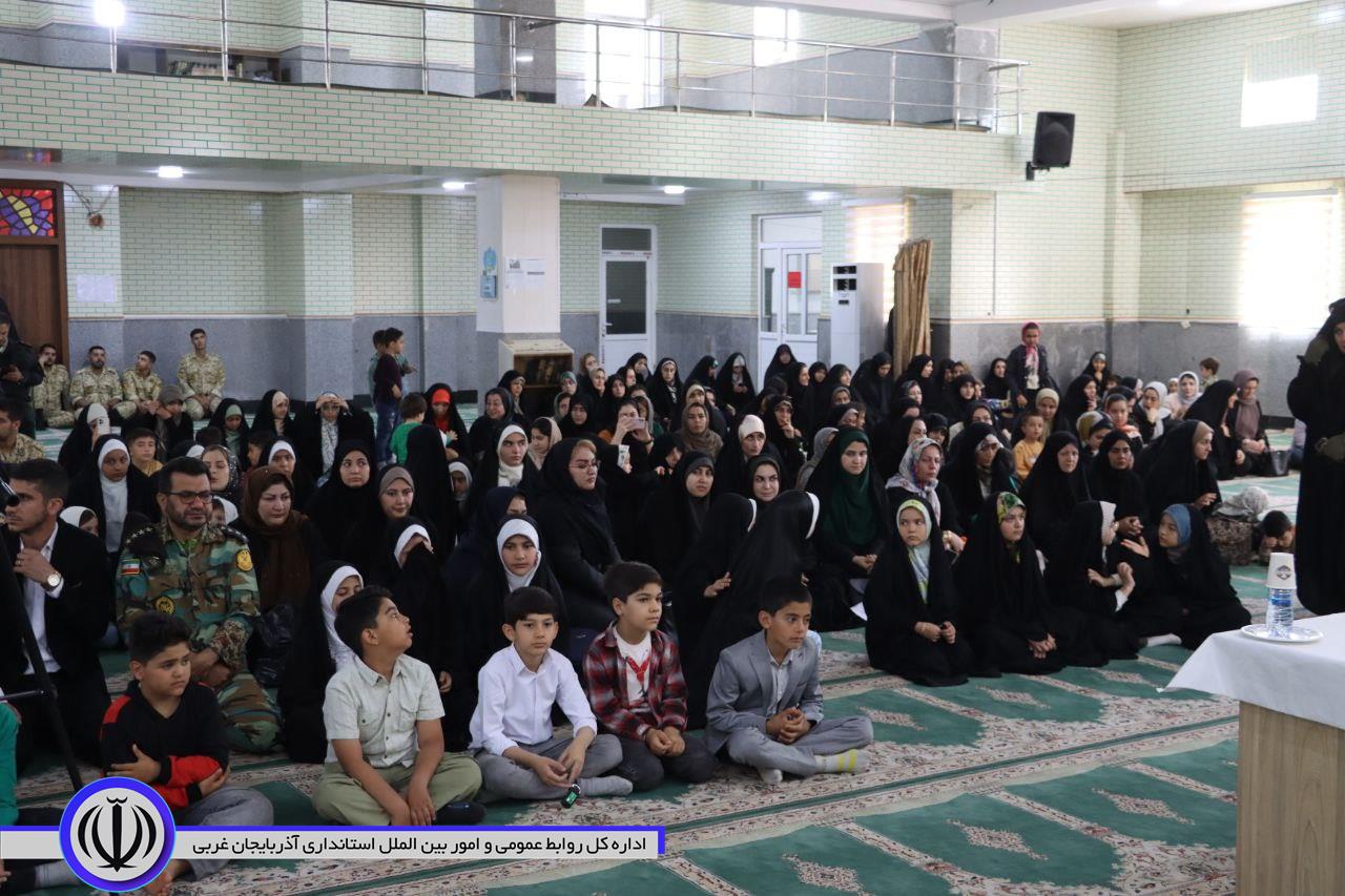 خادمان آستان قدس رضوی وارد مهاباد شدند
