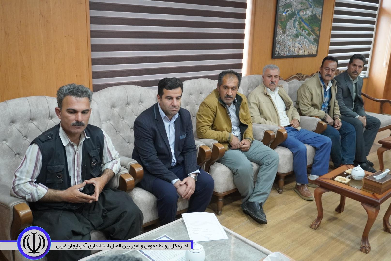 پاسخگویی و پیگیری مطالبات شهروندان در ملاقات مردمی با فرماندار مهاباد