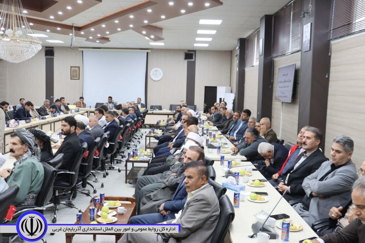 پنجمین جلسه شورای اداری مهاباد برگزار شد