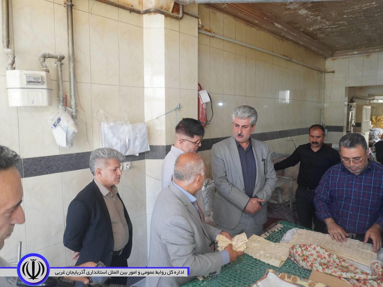 مهروموم واحد نانوایی متخلف در مهاباد طی بازدید سرزده مسئولان