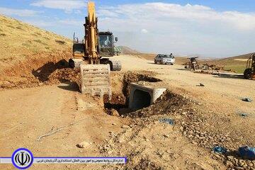 عملیات راهداری در محورهای روستایی مهاباد