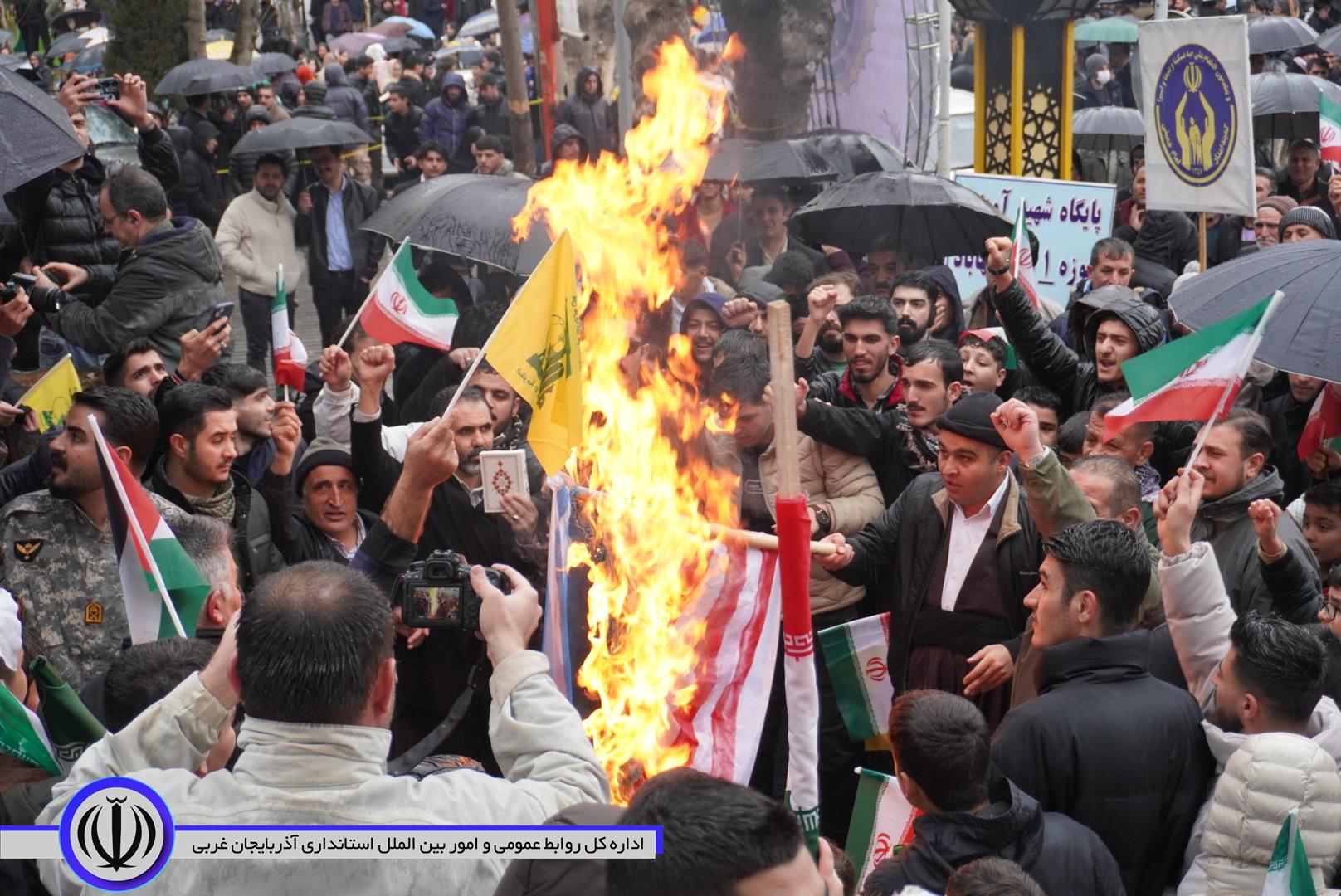 مهابادی‌ها چهل‌وهفتمین سالگرد پیروزی انقلاب اسلامی را زیر باران جشن گرفتند