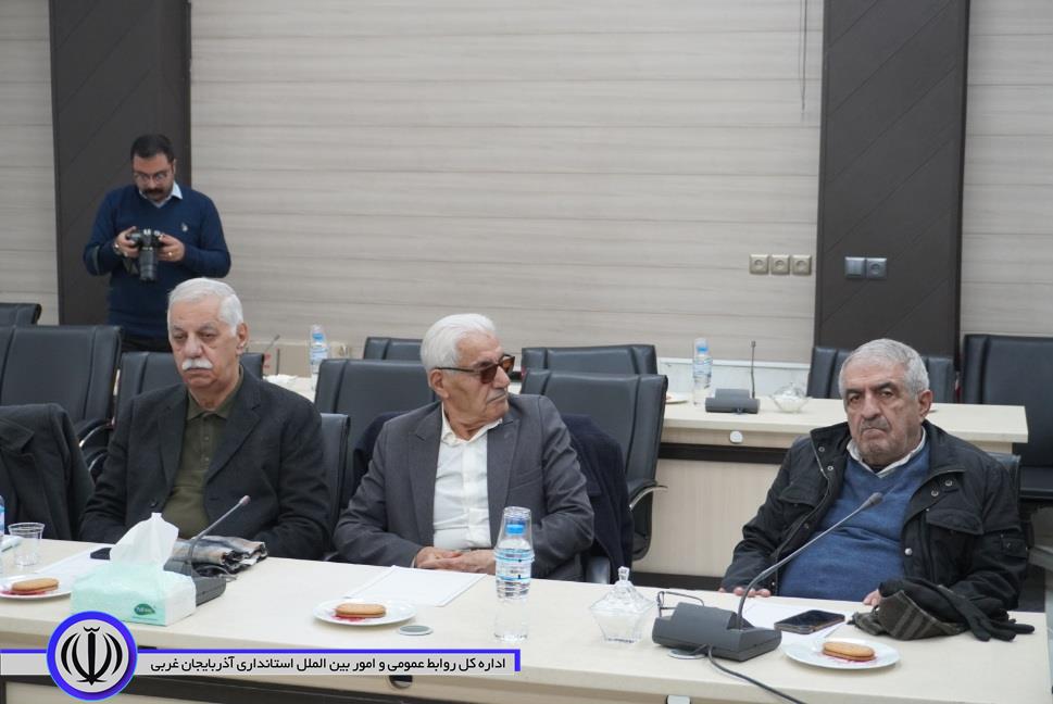 اتصال بیش از 100 مدرسه در مهاباد به شبکه فیبر نوری تا چند ماه آینده