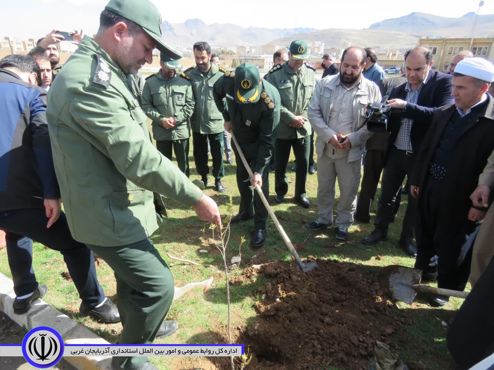 کاشت نهال به مناسبت هفتەی منابع طبیعی و روز درختکاری توسط سپاه پاسداران انقلاب اسلامی شهرستان مهاباد