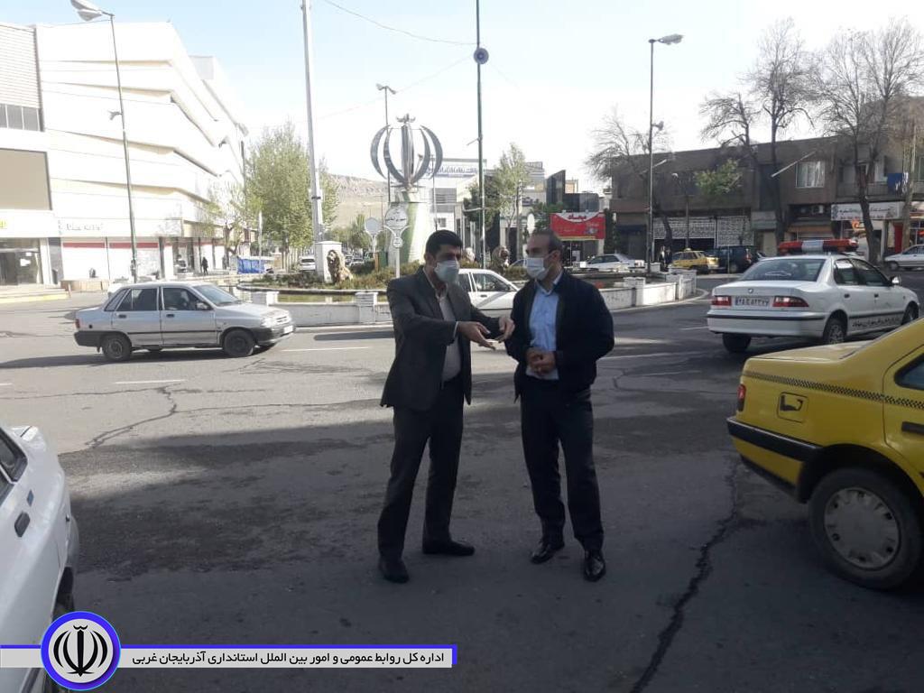 بازدید معاون توسعه و برنامه ریزی فرماندار مهاباد از روند اجرای مصوبات ستاد کرونا و تعطیلی بازار
