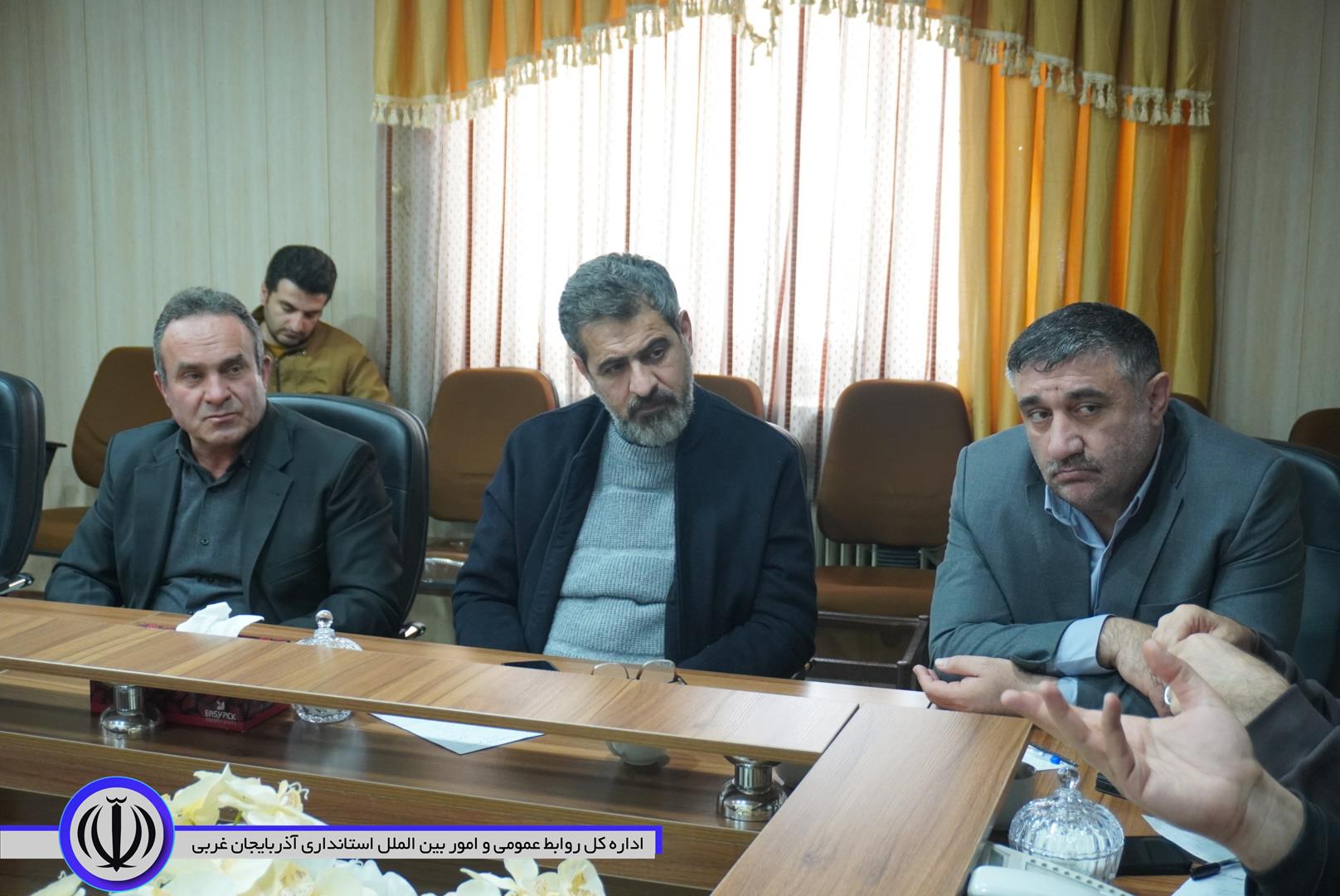 بررسی مشکلات ساید پسماند مهاباد با حضور مسئولان کشوری