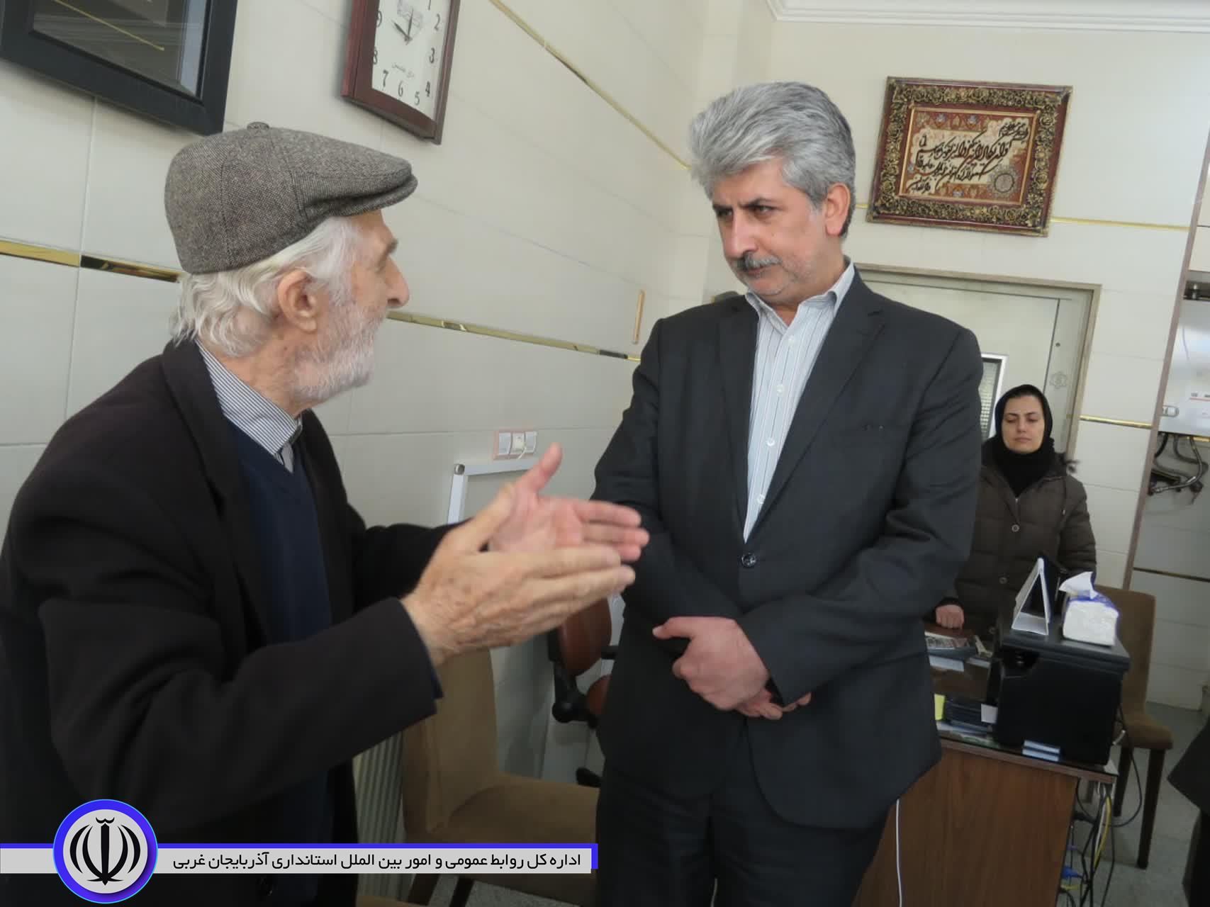 گفتوگو فرماندار با شهروندان و کسبه خوشنام مهاباد