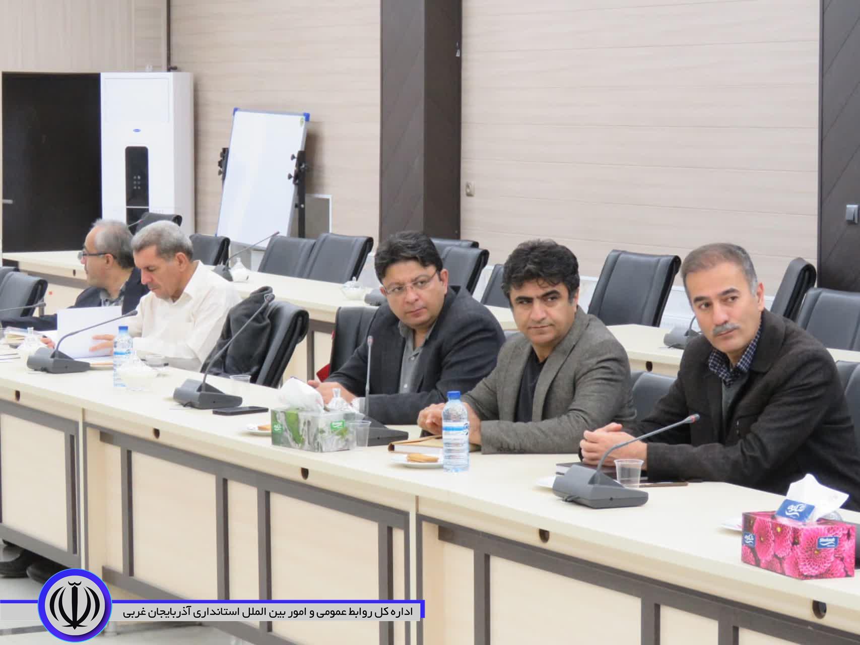 انتقال بنگاه های خوردو به خارج از شهر مهاباد اجرایی شد/ نصب سرعت گیر در جاده برهان بدون هماهنگی بوده است که اصلاح و استاندارد سازی آن طبق نظر کارشناسان انجام خواهد شد