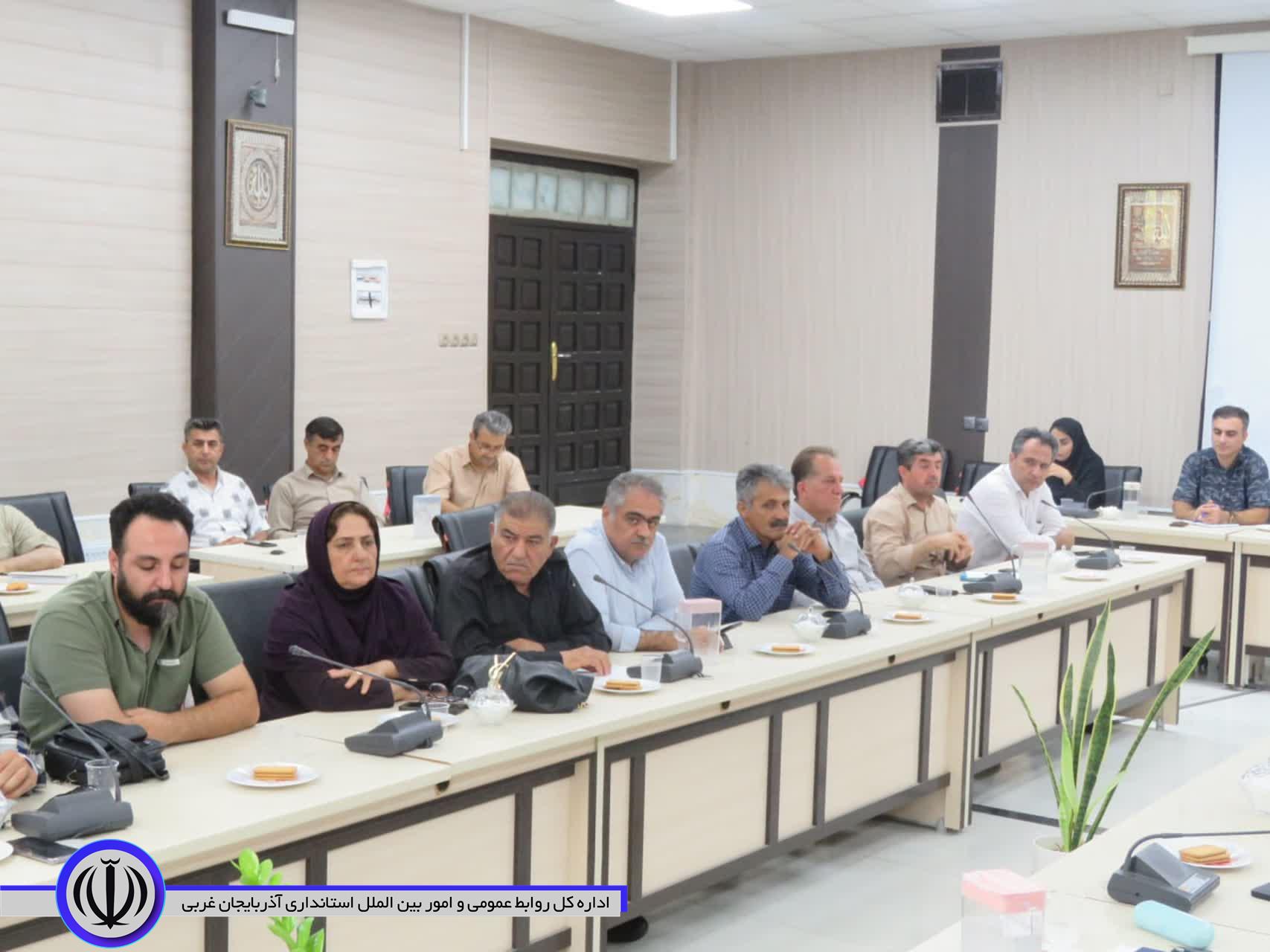 نشستی صمیمی و سه ساعته تشکل‌های مردم‌ نهاد و فرماندار ویژه مهاباد