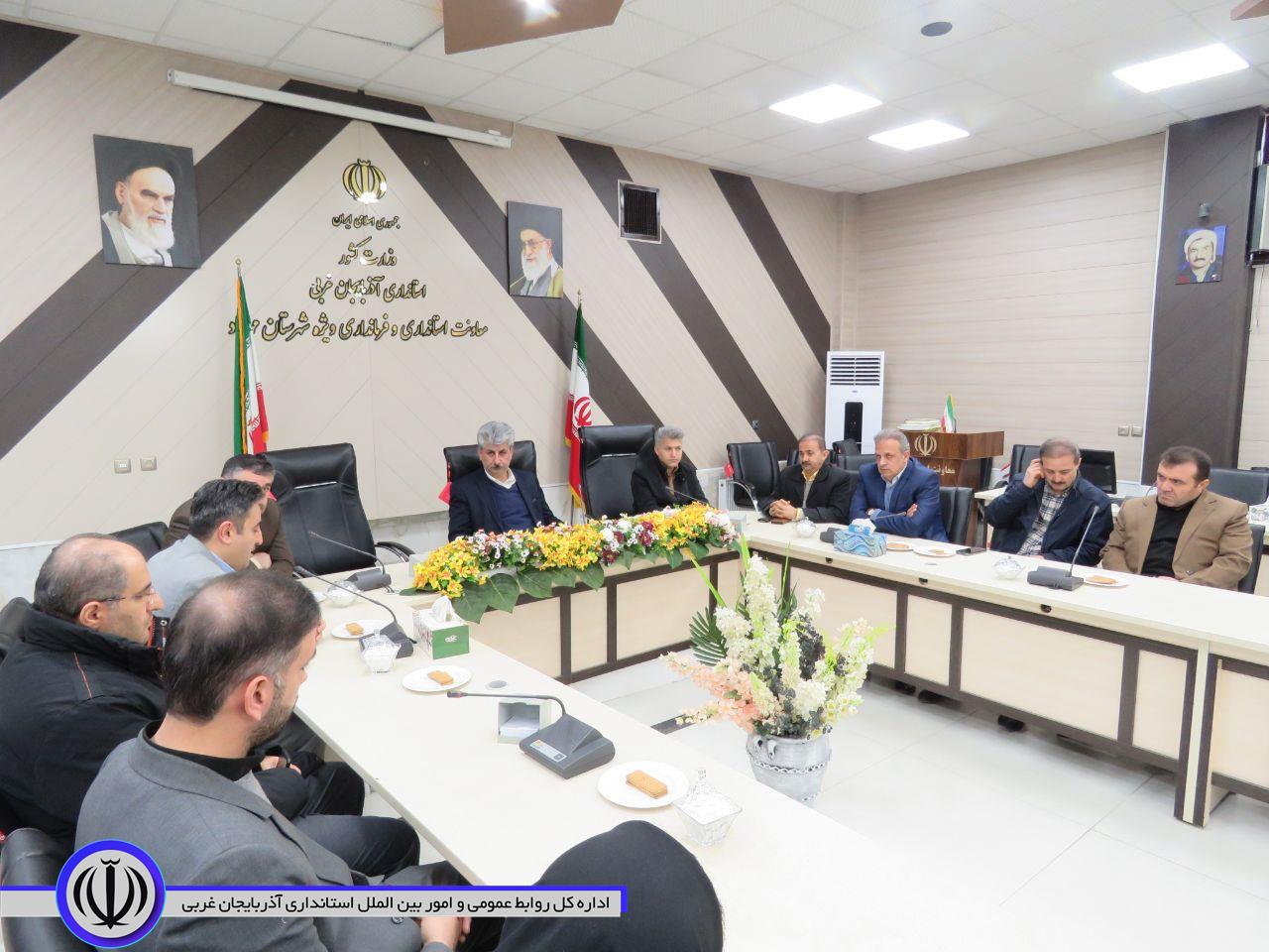 اولین نشست صمیمی فرماندار جدید شهرستان مهاباد با کارکنان فرمانداری