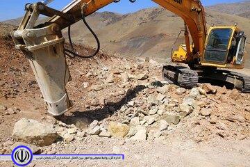 عملیات راهداری در محورهای روستایی مهاباد