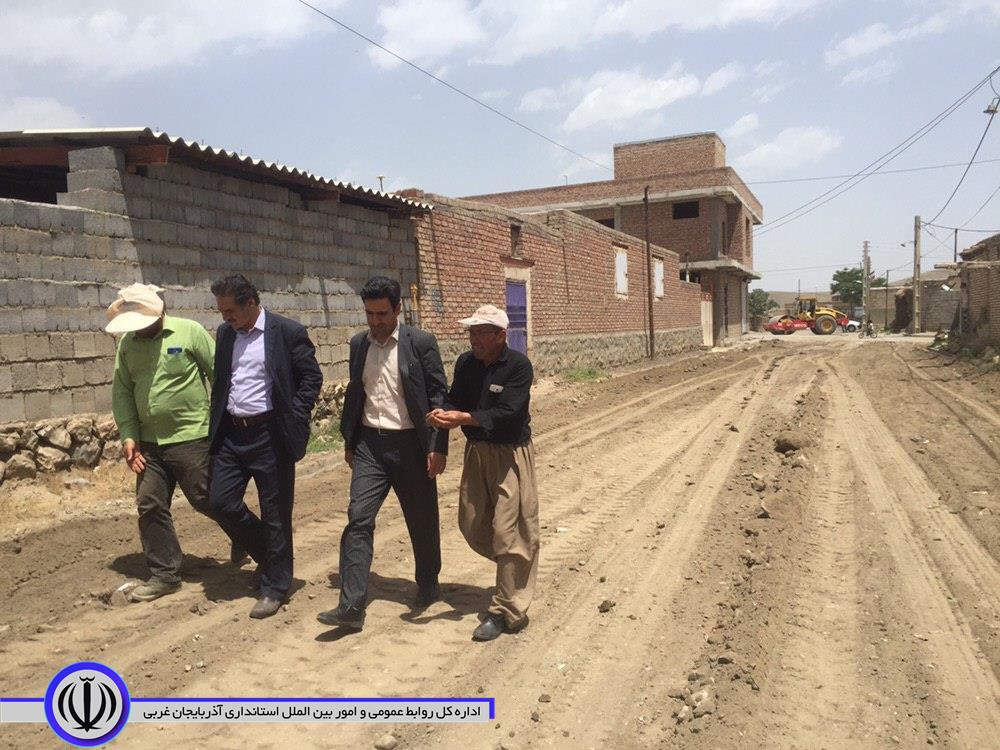 بازدید بخشدار مرکزی مهاباد از آخرین روند پروژه آسفالت معابر روستاهای گردیعقوب و خورخوره