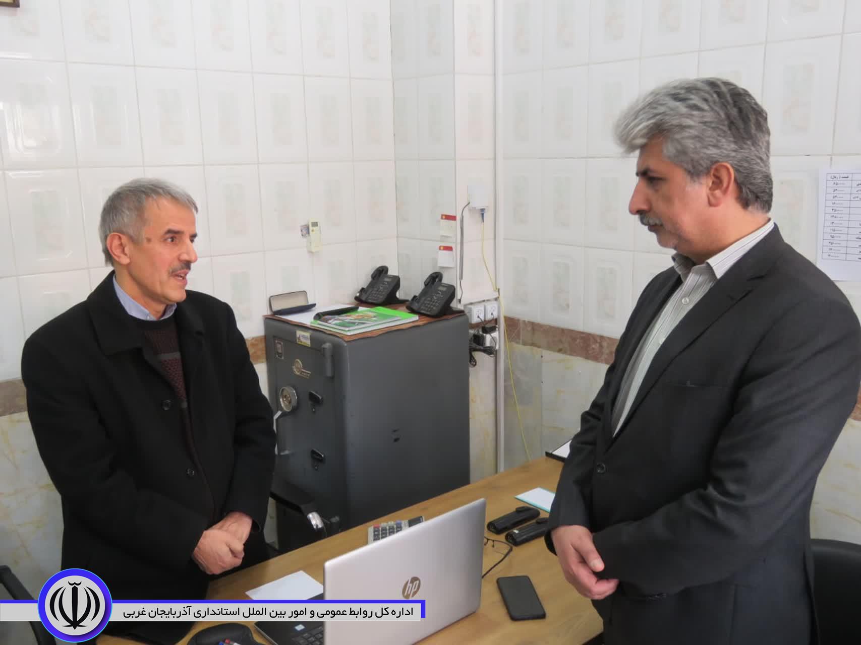 گفتوگو فرماندار با شهروندان و کسبه خوشنام مهاباد