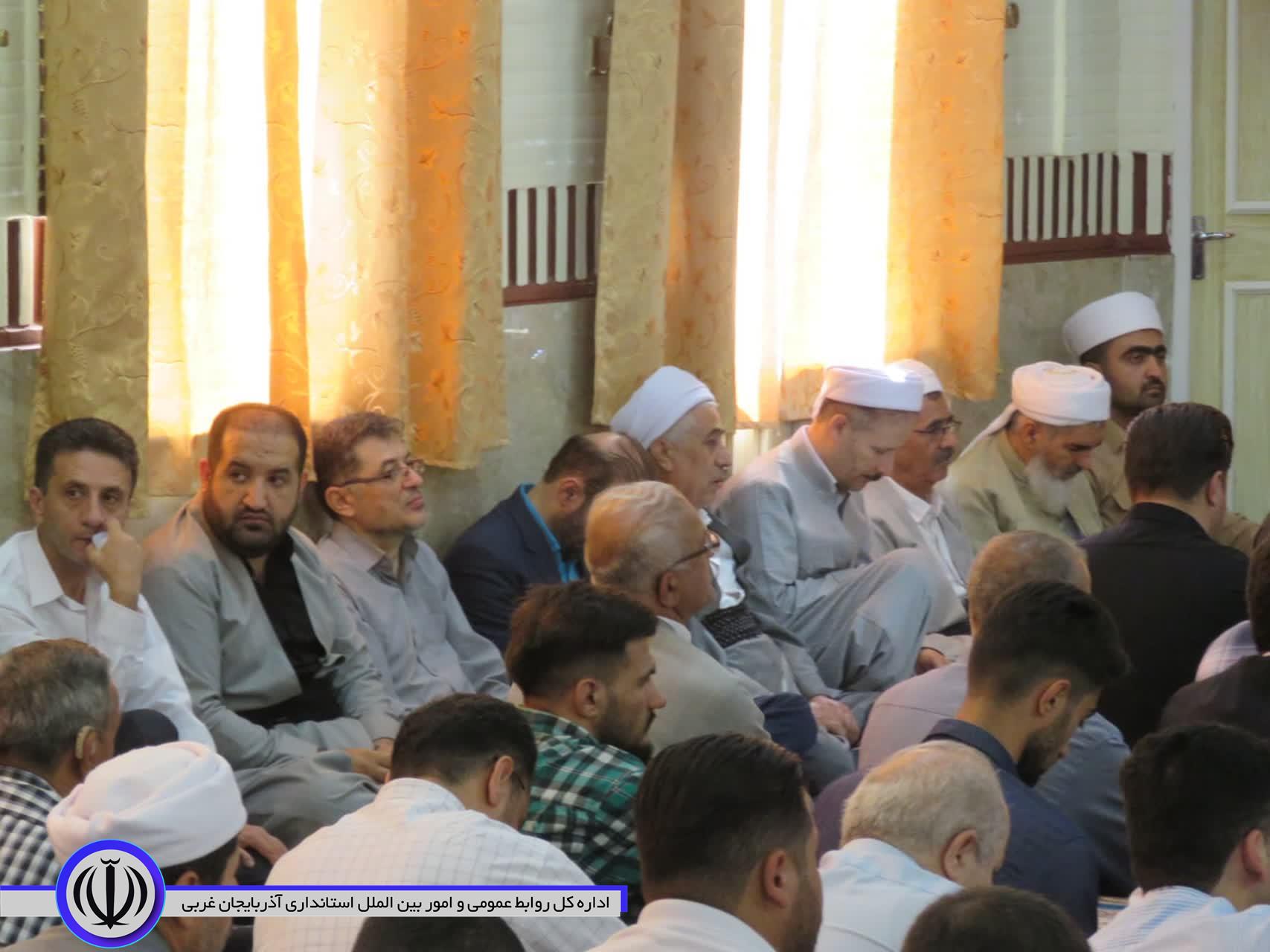 تجلیل از امامان جماعت، فعالان قرآنی و خادمان مساجد مهاباد