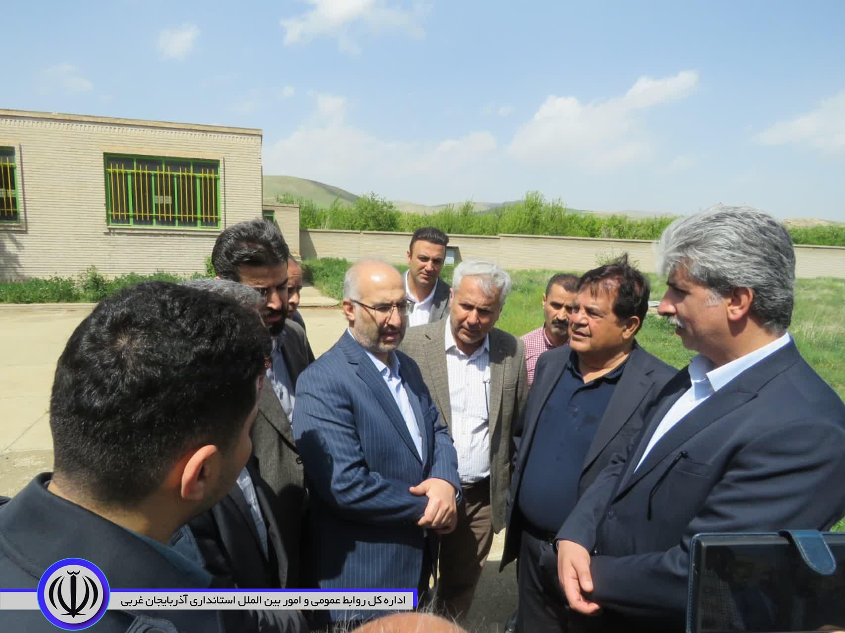 بازدید فرماندار ویژه مهاباد و بازرس کل قضایی استان آذربایجان غربی از 3 واحد تولیدی و صنعتی