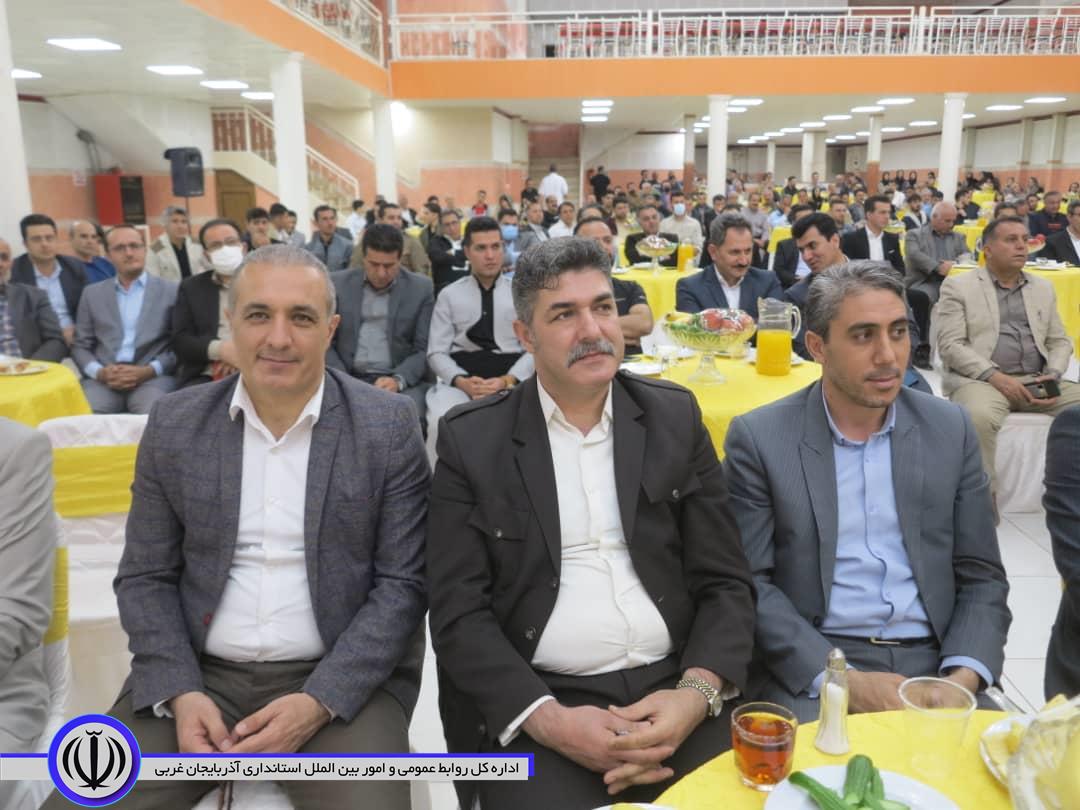 آیین تجلیل از قهرمانان و نخبگان ورزشی سال 1400 در مهاباد