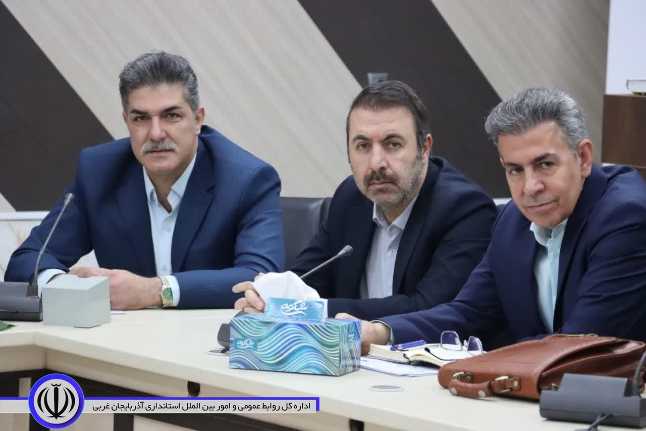 نشست اعضای ستاد حمایت از خانواده و جوانی جمعیت در مهاباد