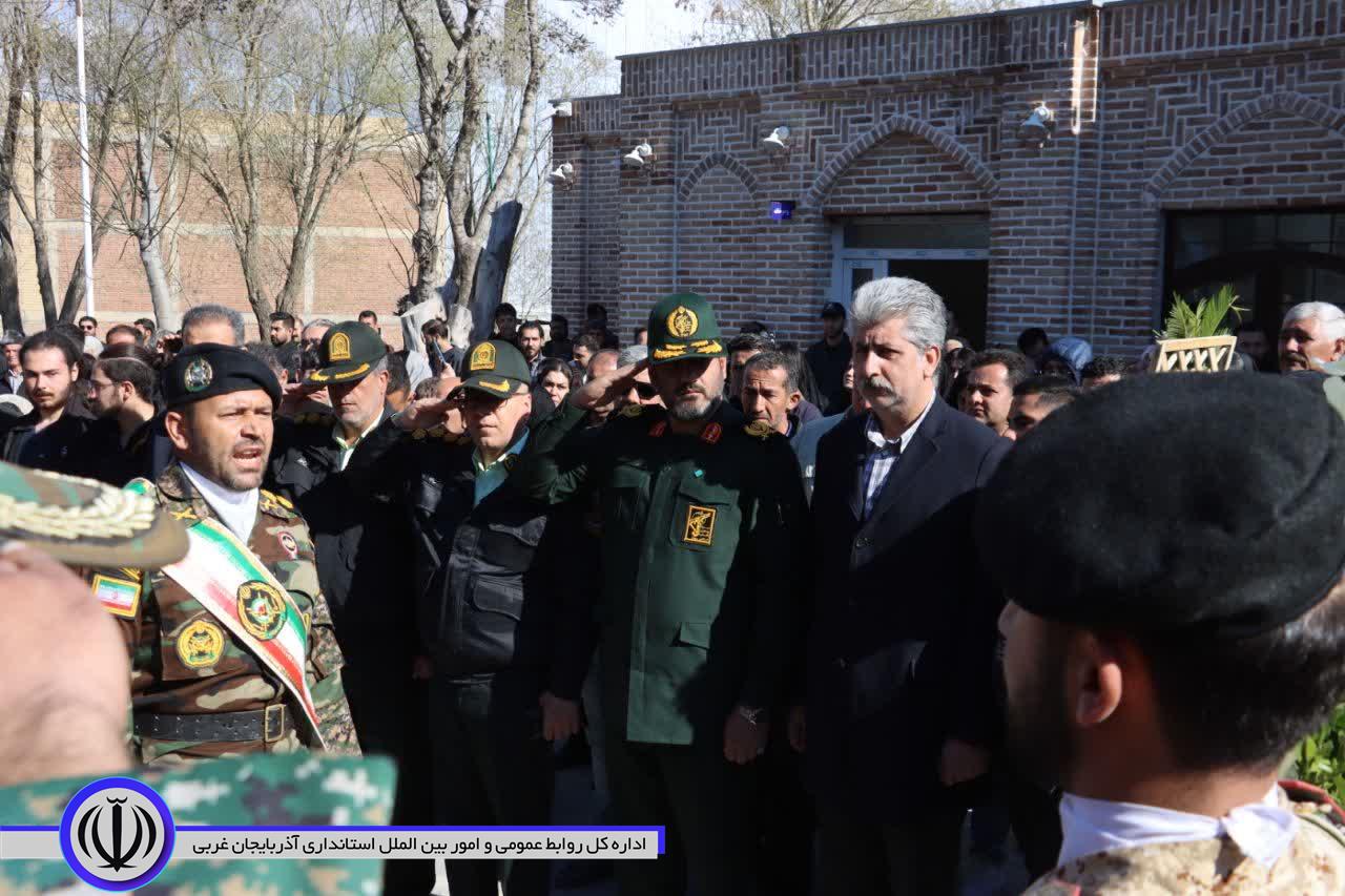 پیکر سرباز شهید مهابادی به خاک سپرده شد
