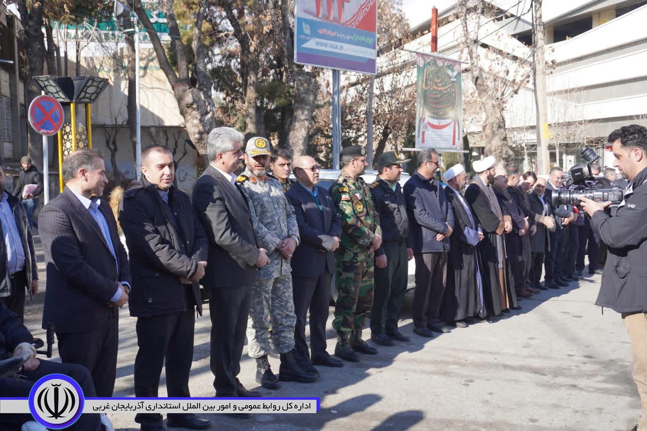 برگزاری رژه خودرویی در مهاباد