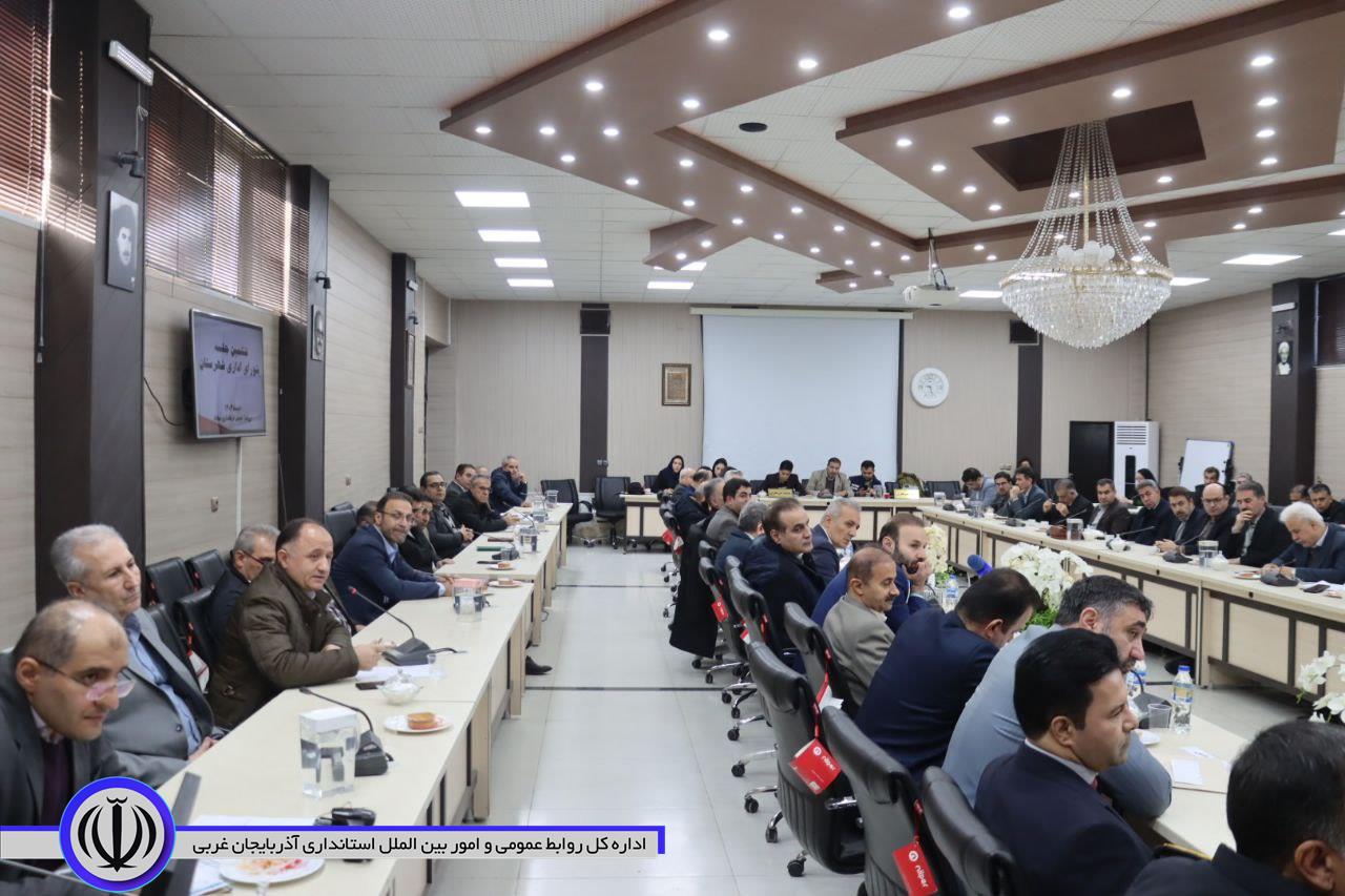 فرماندار مهاباد: 830 میلیارد ریال درآمد مالیاتی به طرح های عمرانی تخصیص یافت