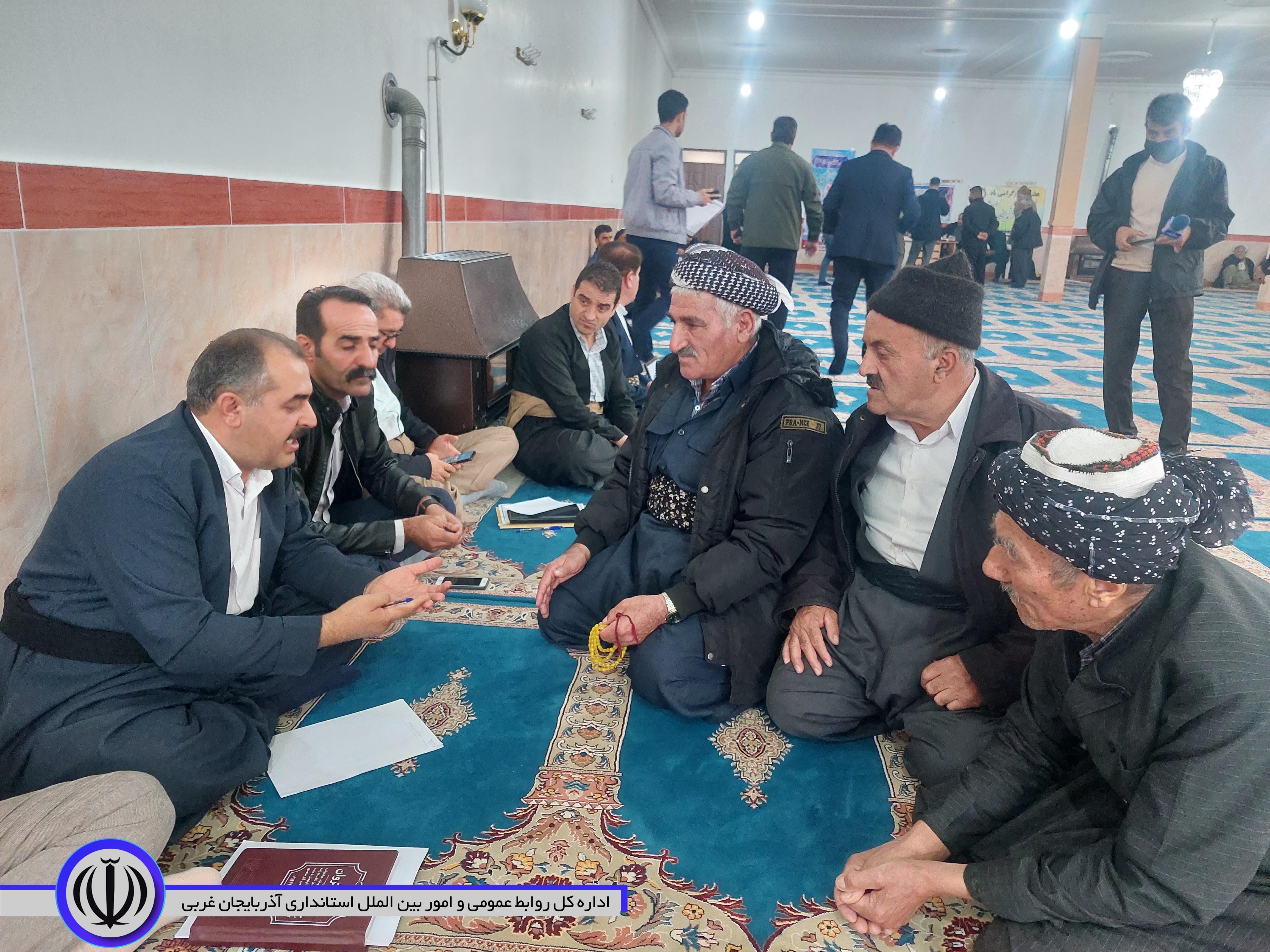 برگزاری میز خدمت دستگاههای اجرایی خدمات رسان در محله پشت تپ مهاباد