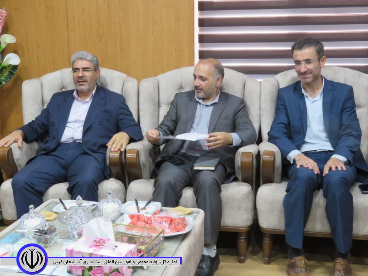 آخرین وضعیت پروژه های نیمه تمام مهاباد بررسی شد