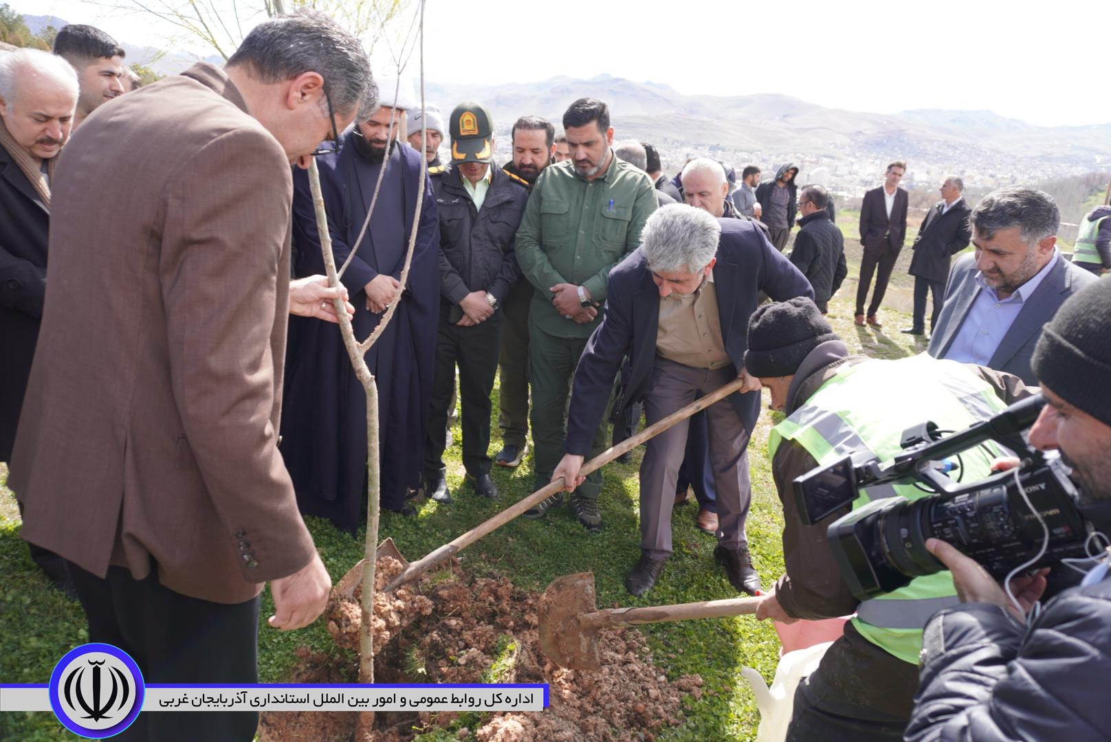 فرماندار ویژه مهاباد: یاد شهدای جنگ رمضان در تاریخ جهان ماندگار است