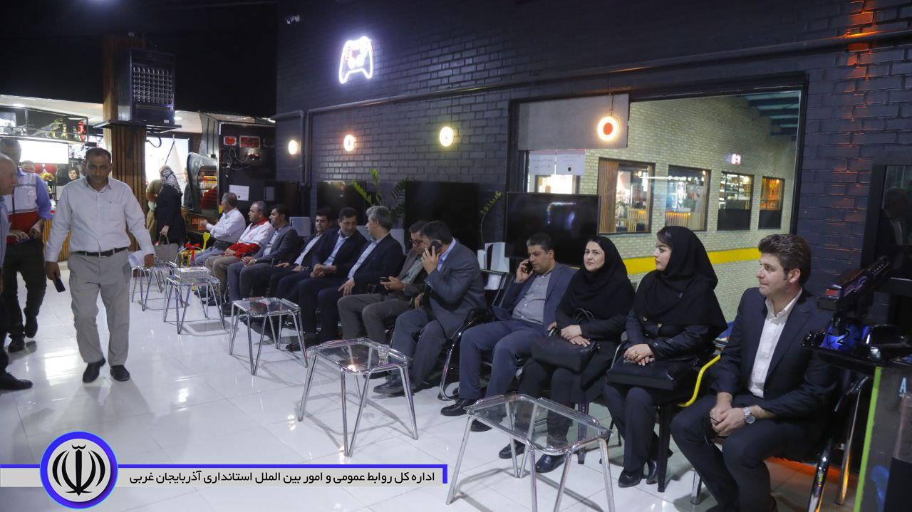 مرکز تفریحی، سرگرمی و چمن مصنوعی در مهاباد افتتاح شد